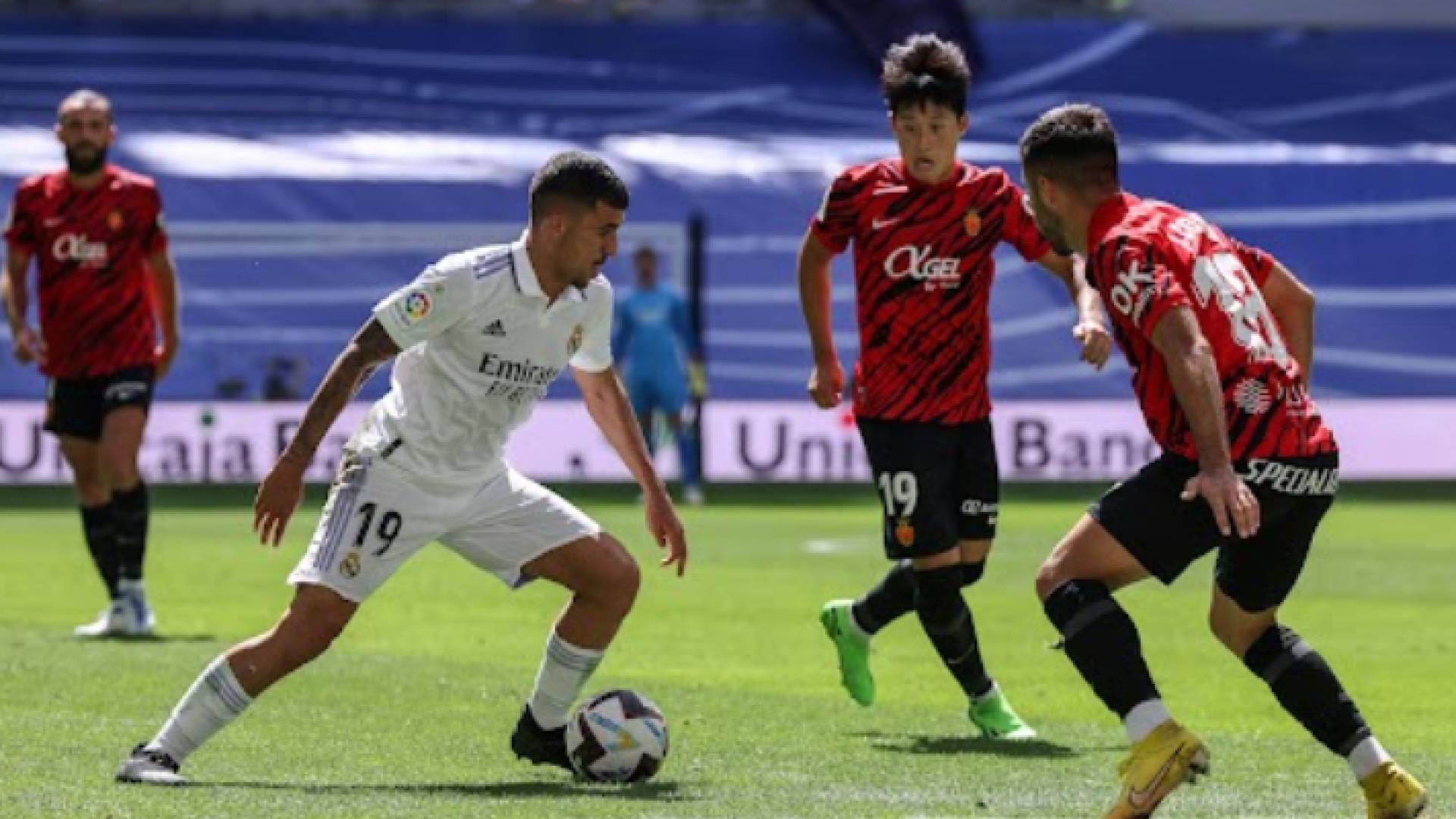صورة من مباراة ريال مدريد وريال مايوركا في الدوري الإسباني لكرة القدم