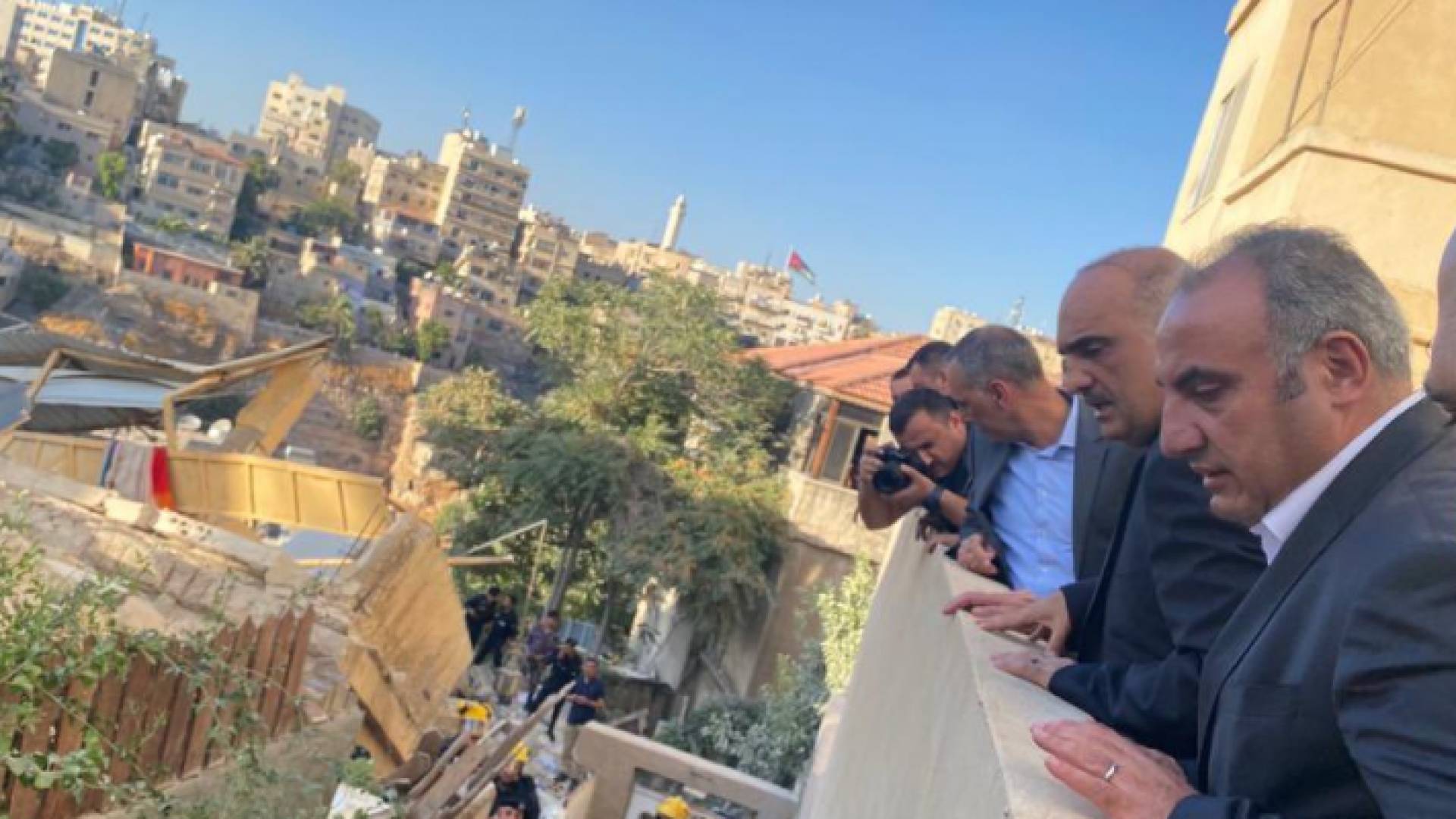 الخصاونة من موقع الانهيار