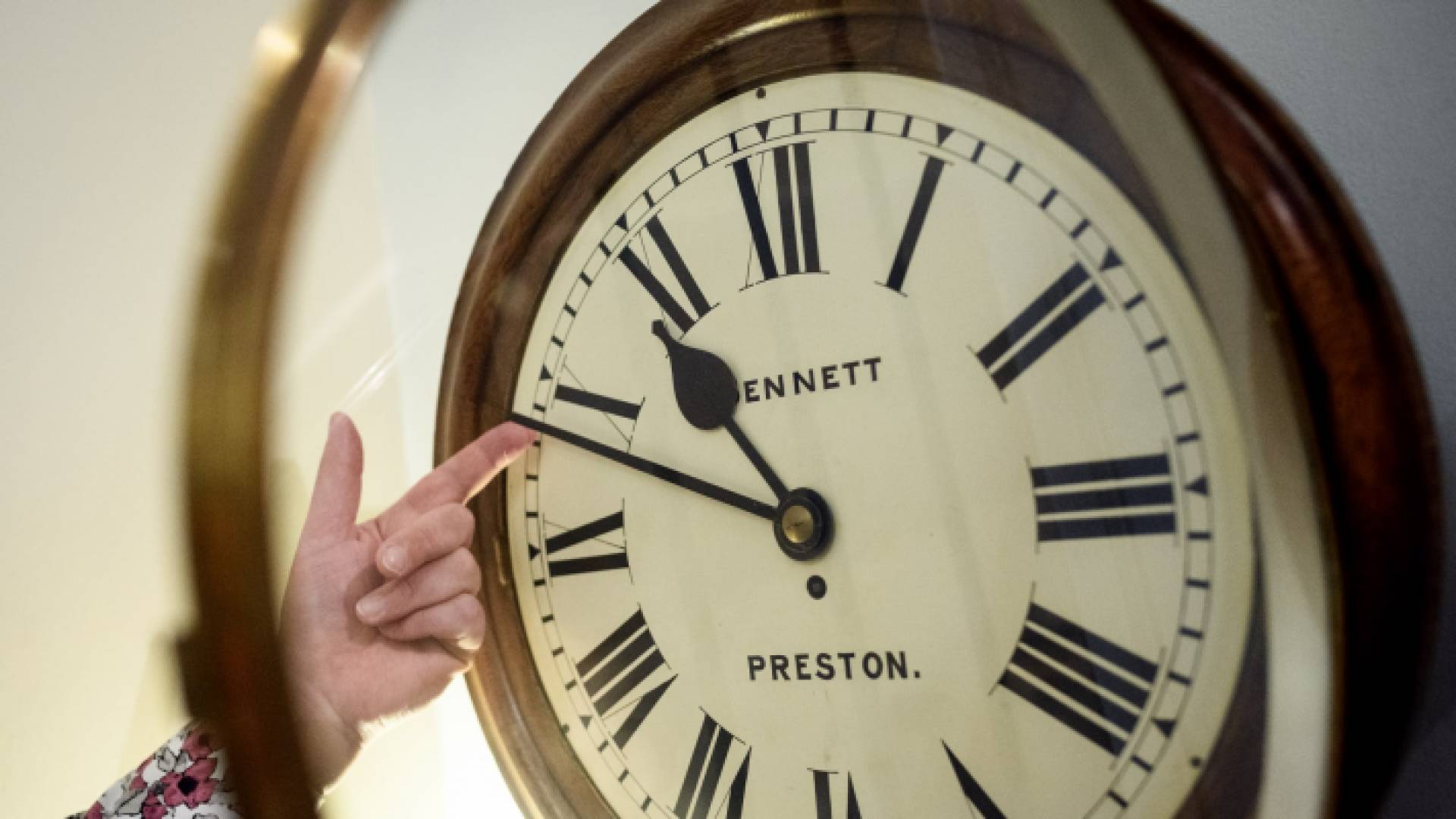 صورة توضيحية لساعة