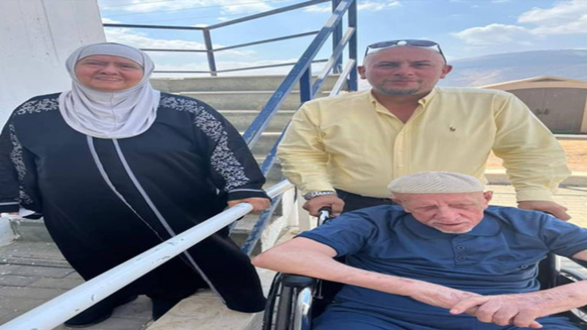 عائلة الأسير عقب الزيارة