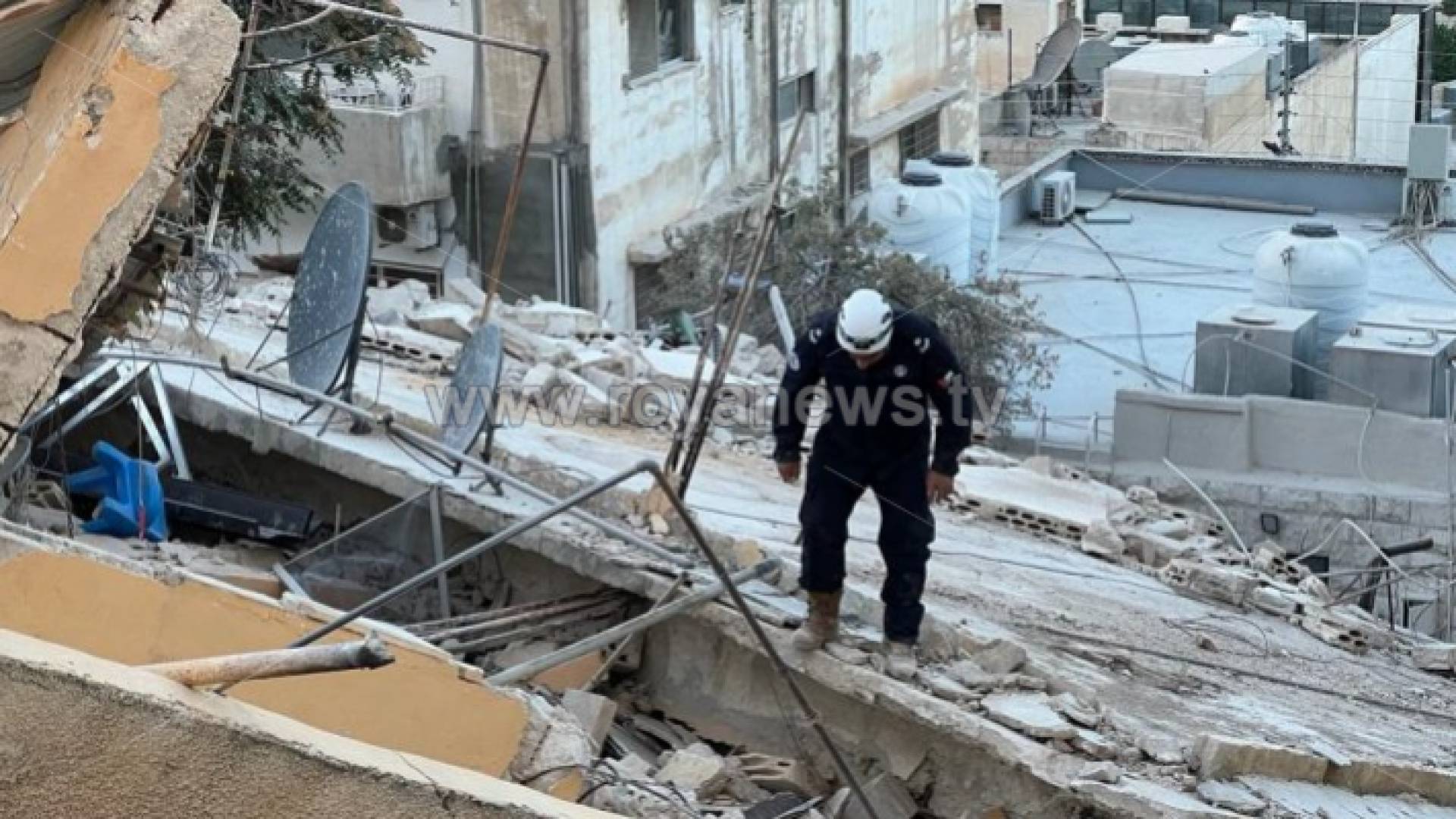 من موقع الانهيار