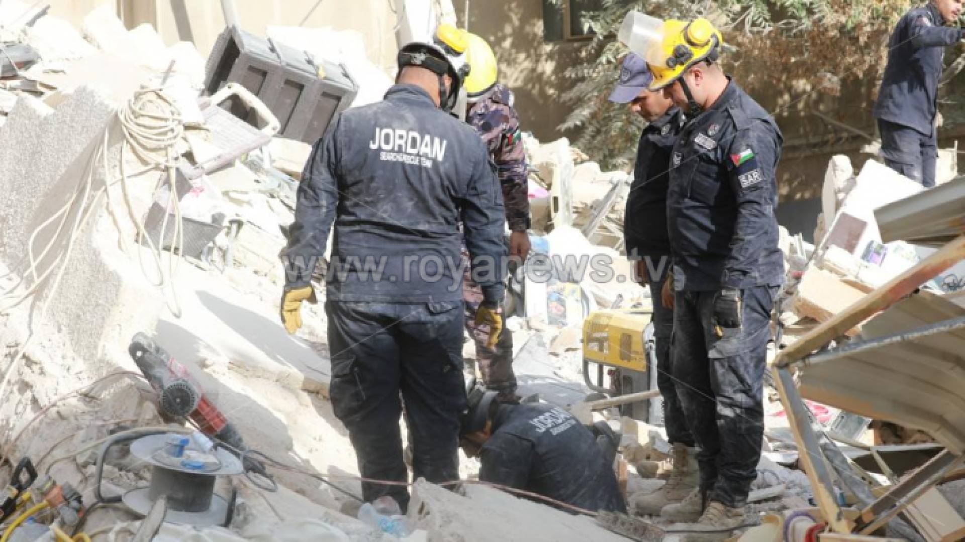 جانب من عمليات الإنقاذ