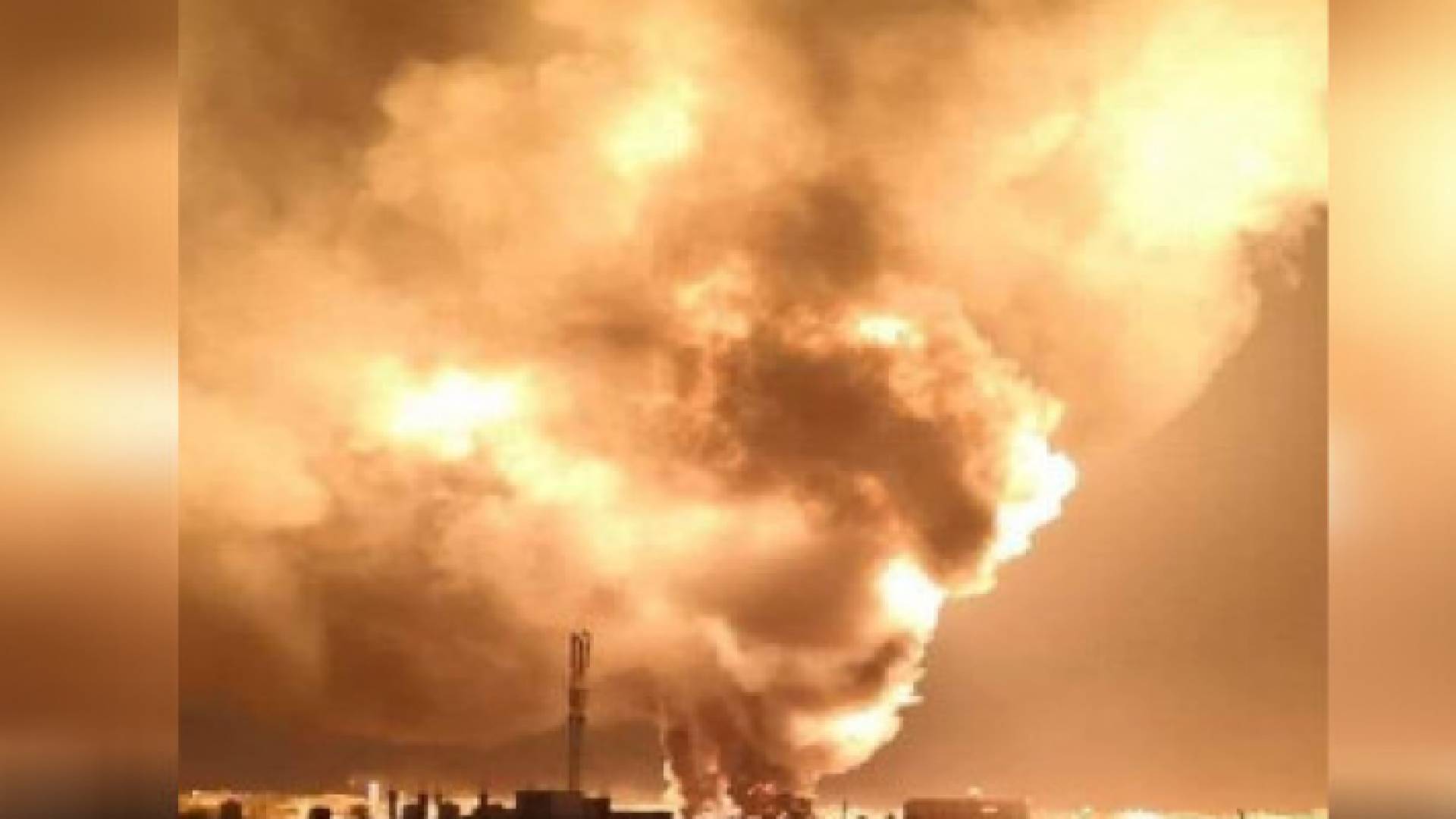 جانب من انفجار بمحطة وقود في سبها الليبية