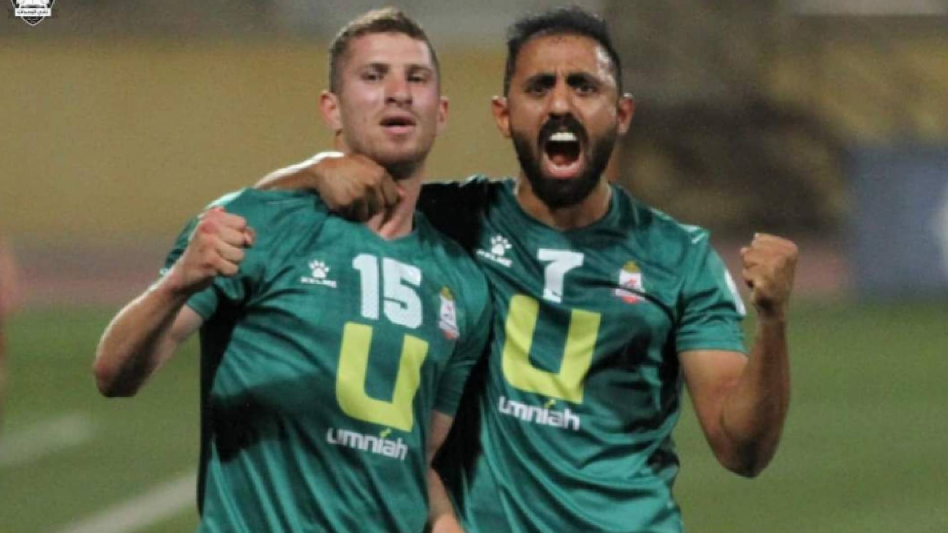 لاعبا الوحدات منذر أبو عمارة وأنس العوضات