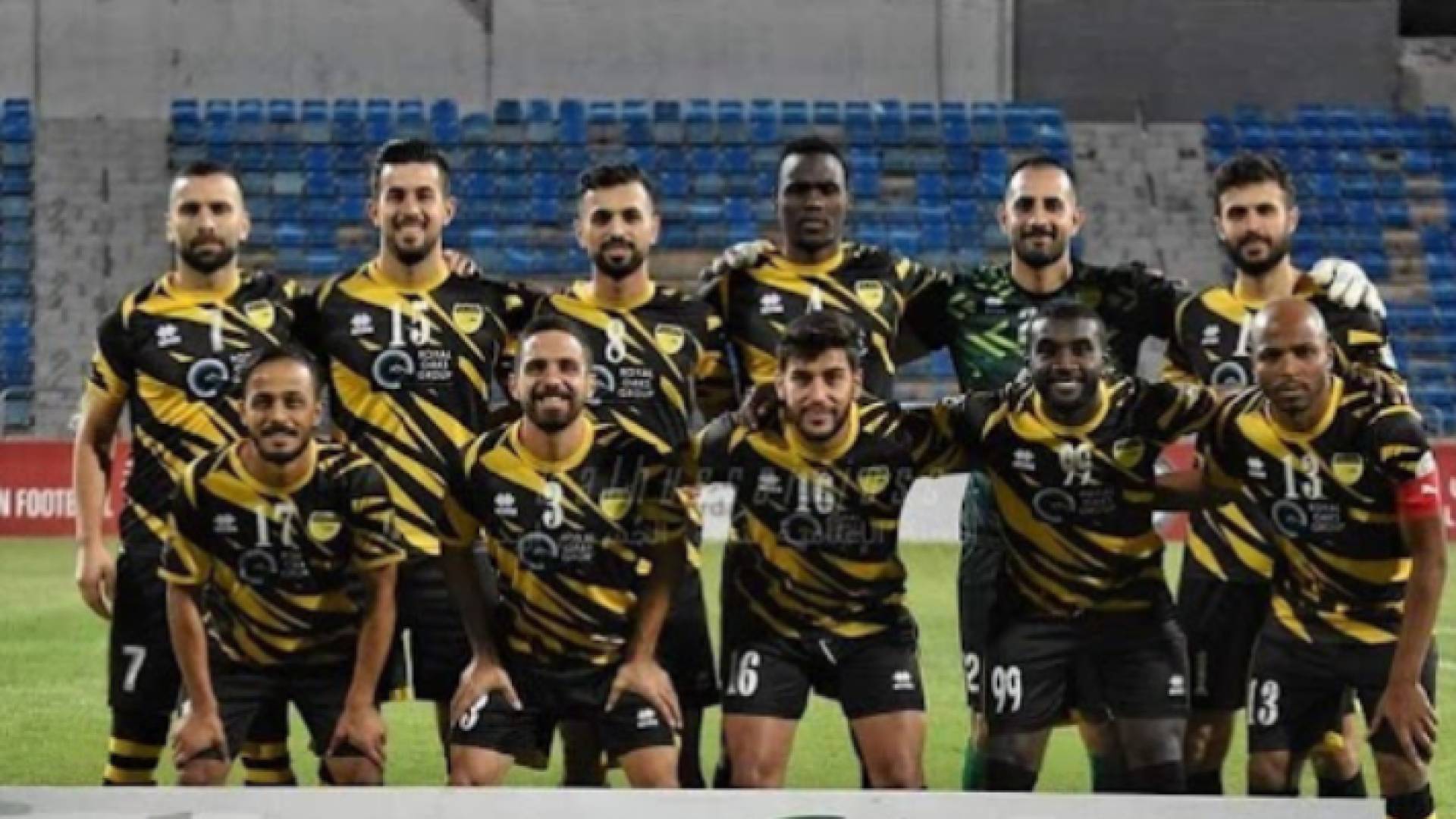 لاعبو نادي الحسين إربد