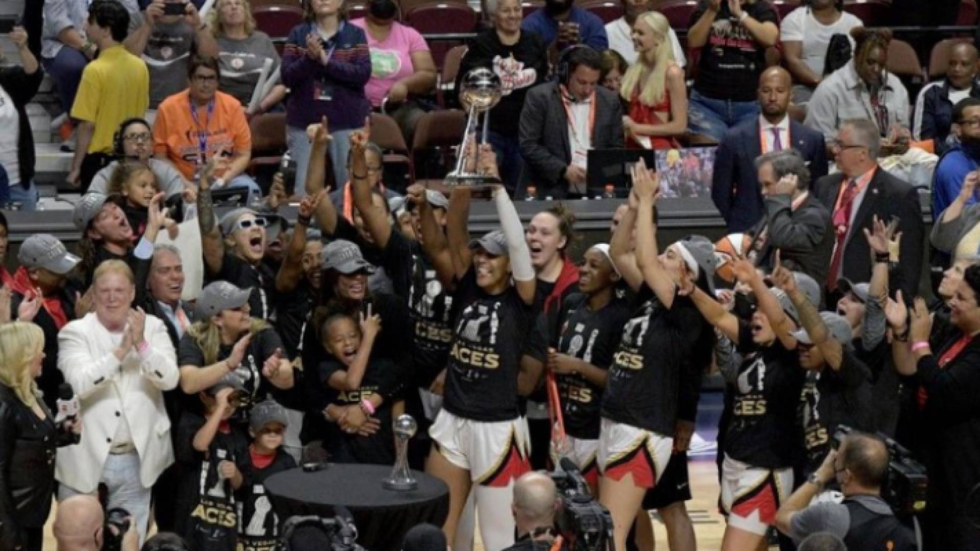 فريق لاس فيغاس إيزيس