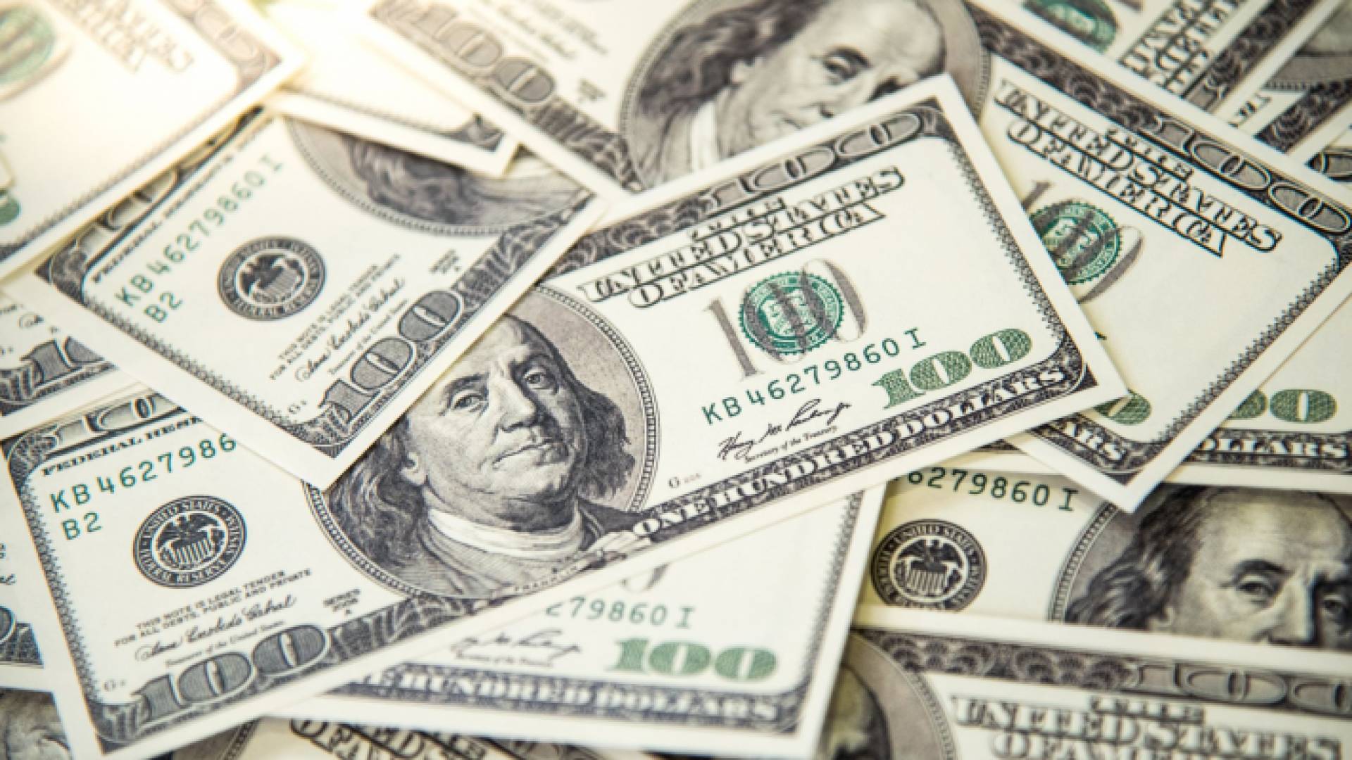 دولارات أمريكية