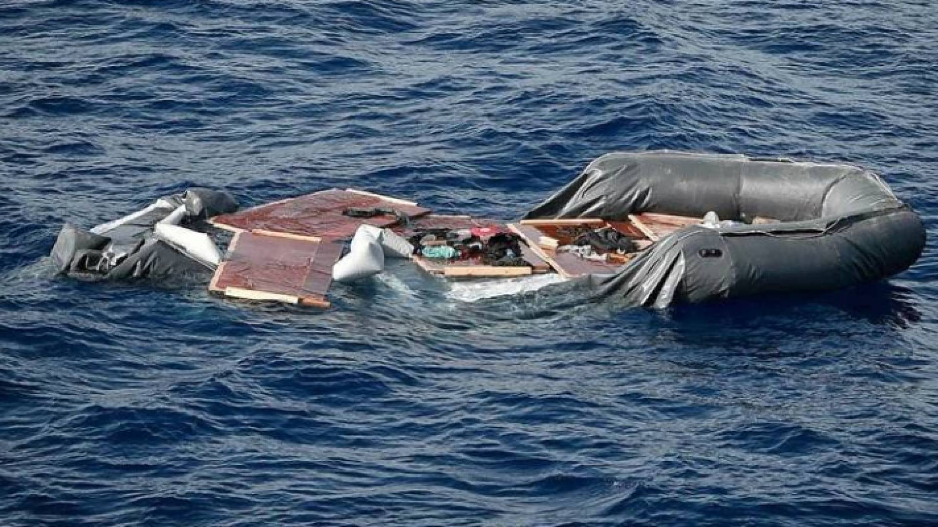 صورة أرشيفية لمركب مهاجرين بعد تعرضه للغرق