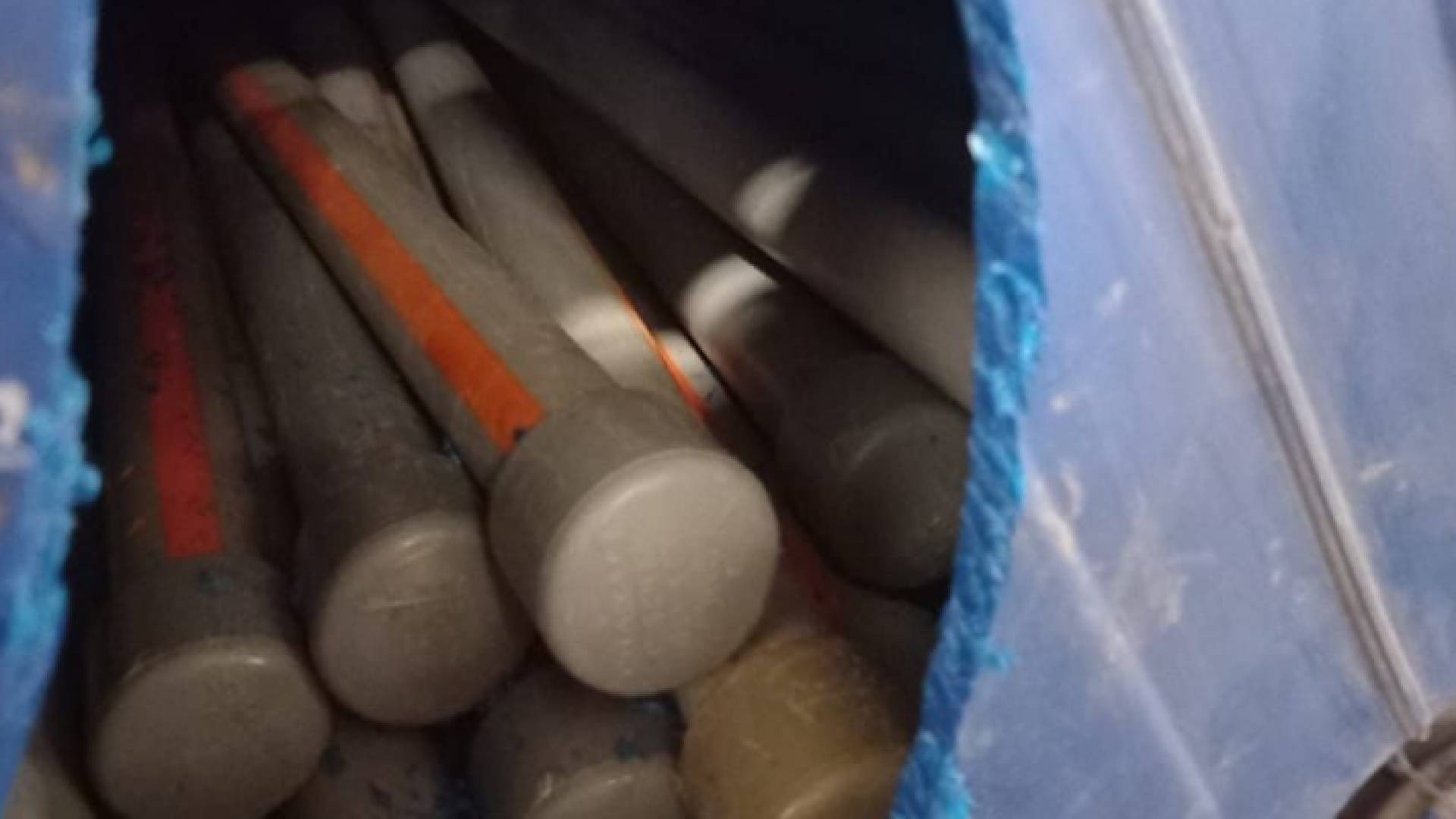 محاولة تهريب كميات كبيرة من المخدرات بواسطة أنابيب بلاستيكية