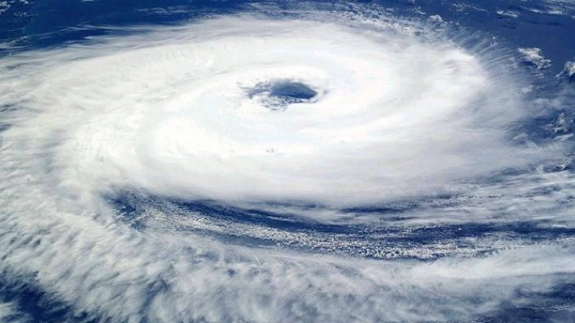 مقطع توضيحي لإعصار "إيان"