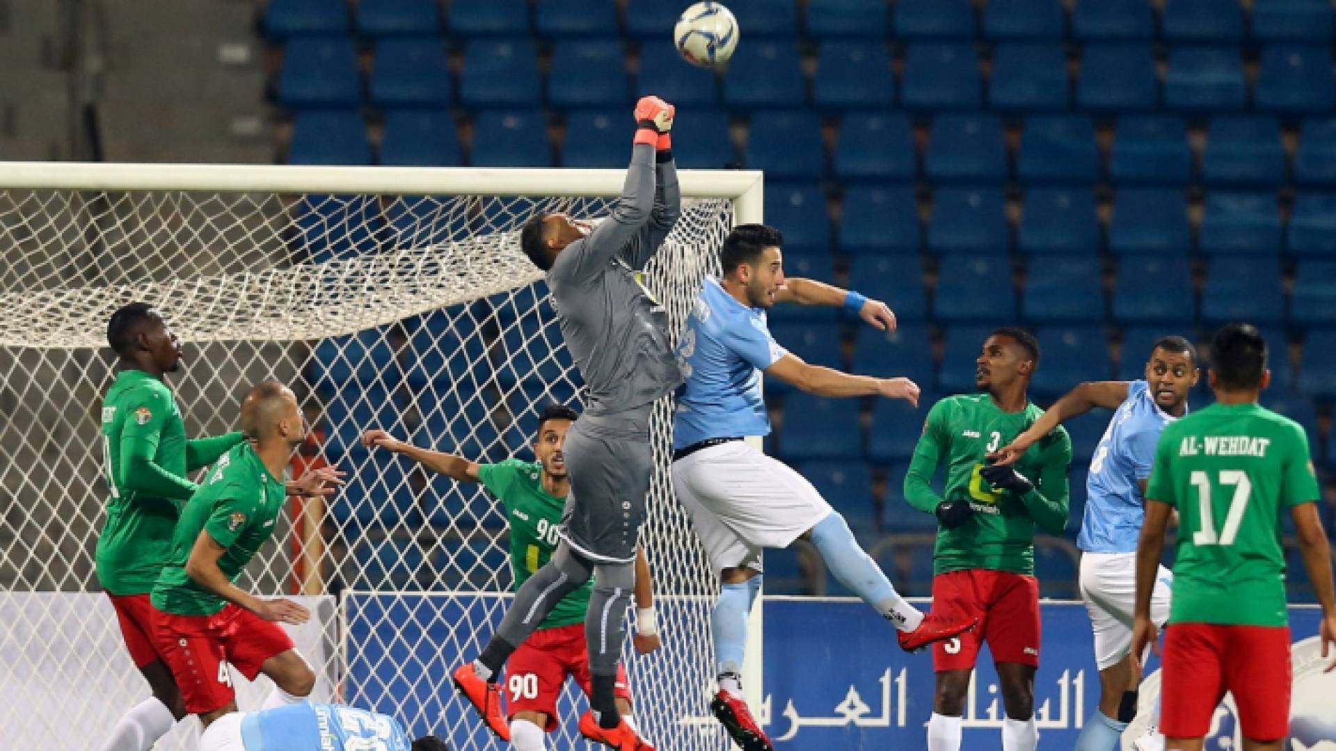 صورة أرشيفية لمباراة الوحدات والفيصلي