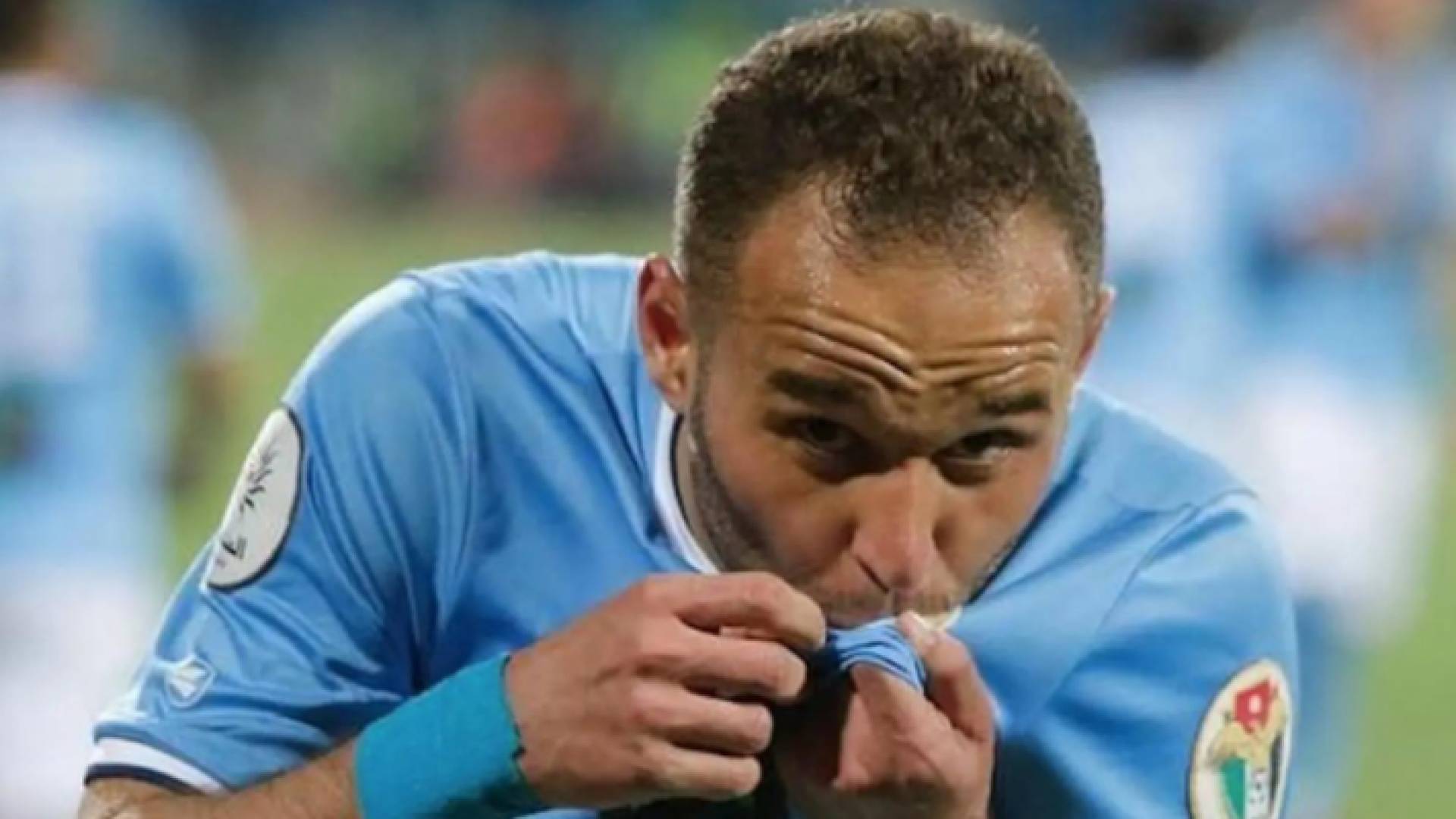 اللاعب أكرم زوي