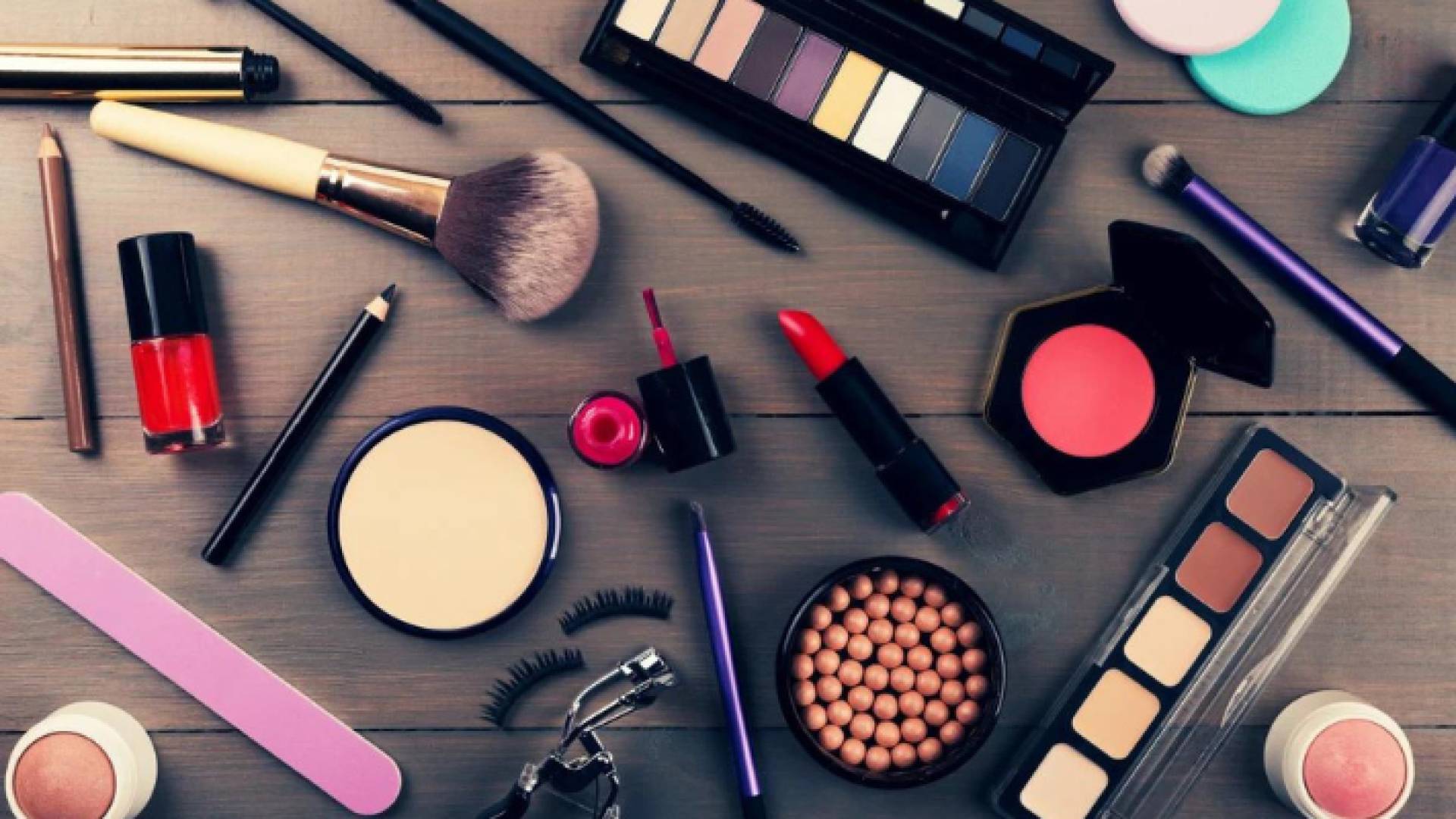 صورة لمستحضرات التجميل