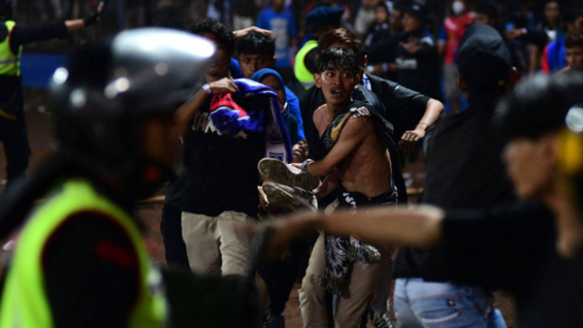 جانب من أعمال الشغب