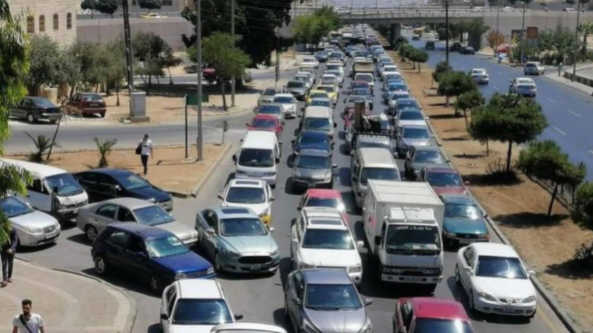 صورة توضح أزمة المرور بعد حادث في عمان