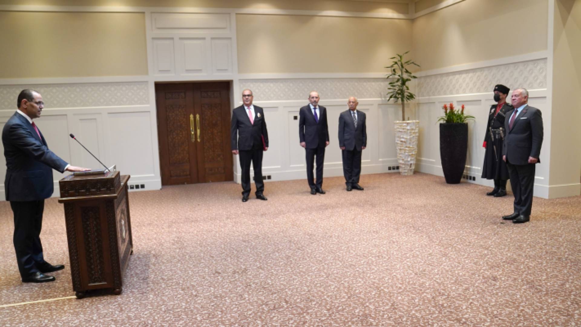 السفير أبو الفول أثناء تأدية اليمين