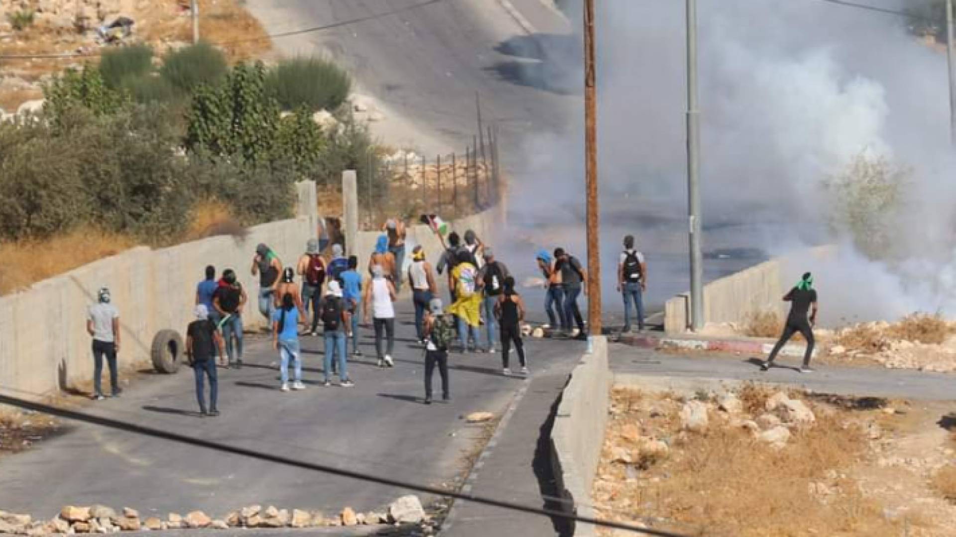 جانب من مواجهات قوات الاحتلال مع فلسطينيين في تقوع