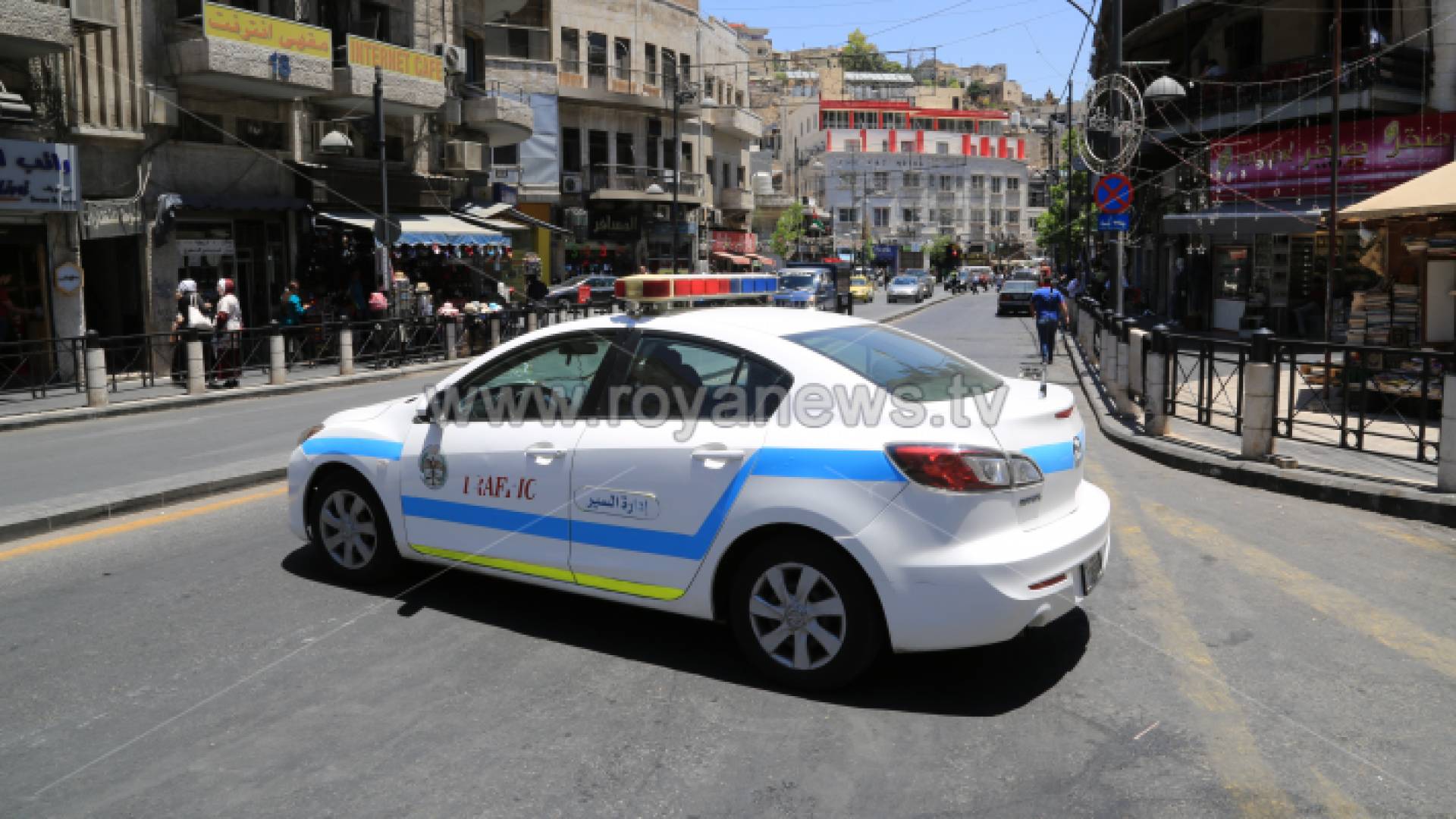 مركبة تابعة لإدارة السير