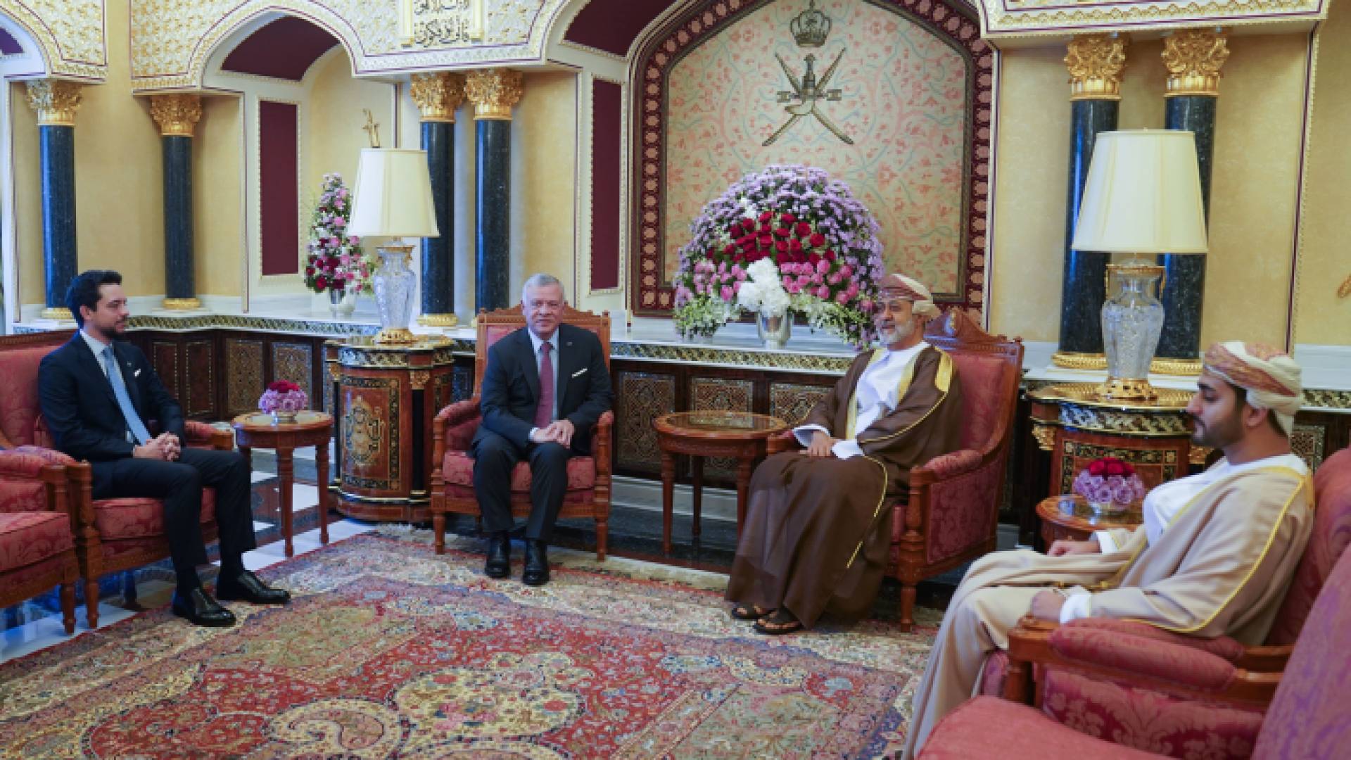 جانب من زيارة الملك إلى عُمان