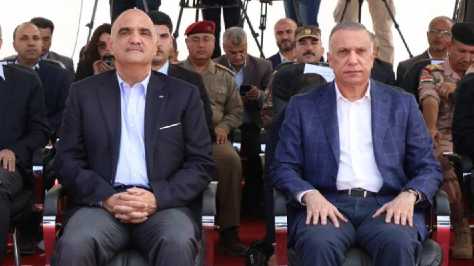 رئيسا الوزراء الأردني بشر الخصاونة والعراقي مصطفى الكاظمي