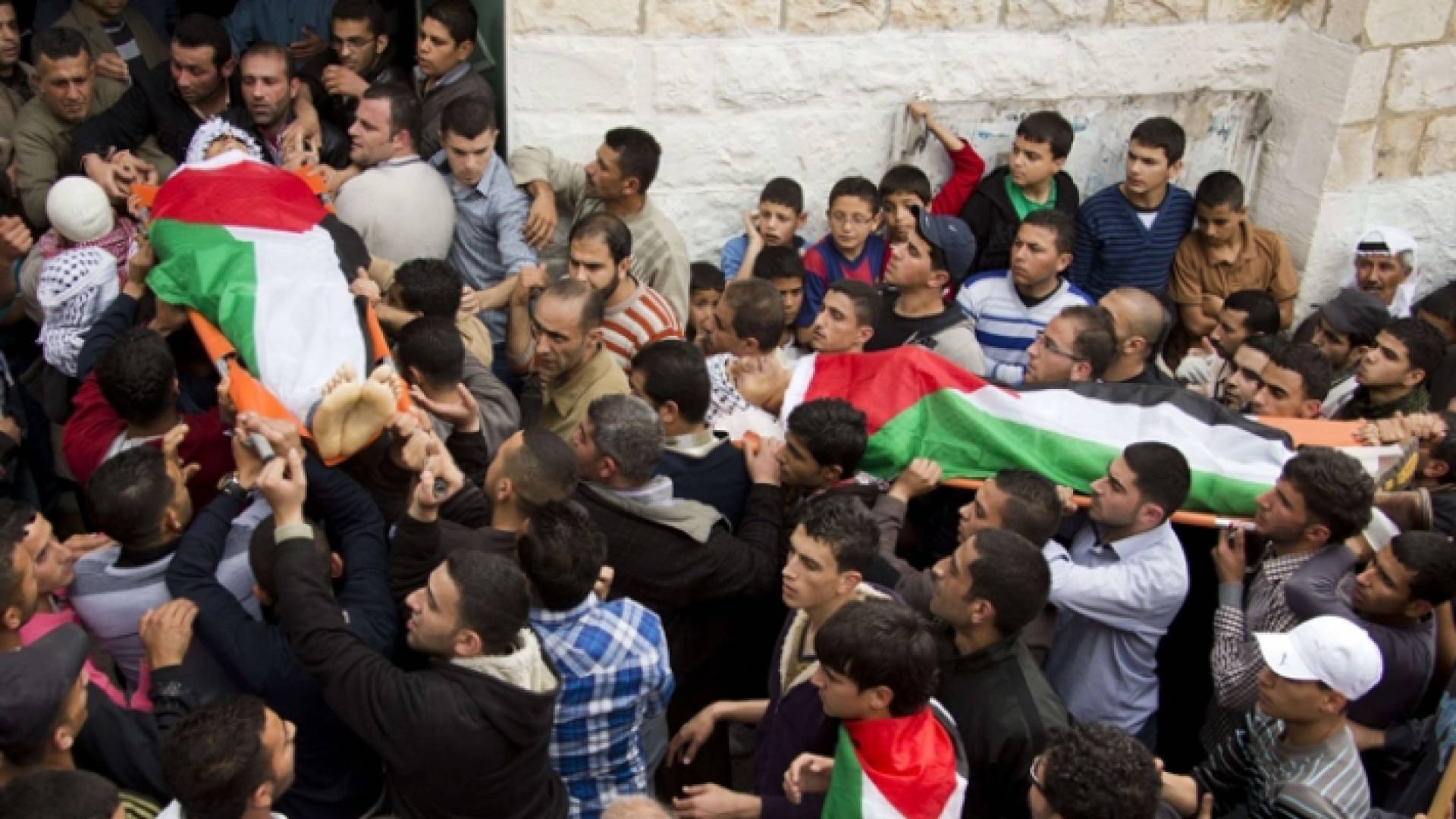 صورة أرشيفية لتشييع جنازة احد الشهداء