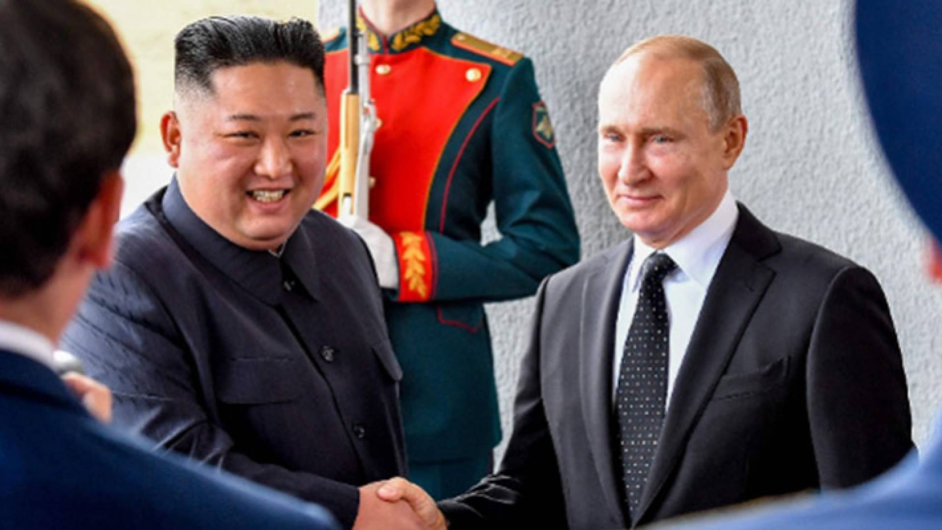 الزعيم الكوري الشمالي كيم جونغ أون والرئيس الروسي فلاديمير بوتين