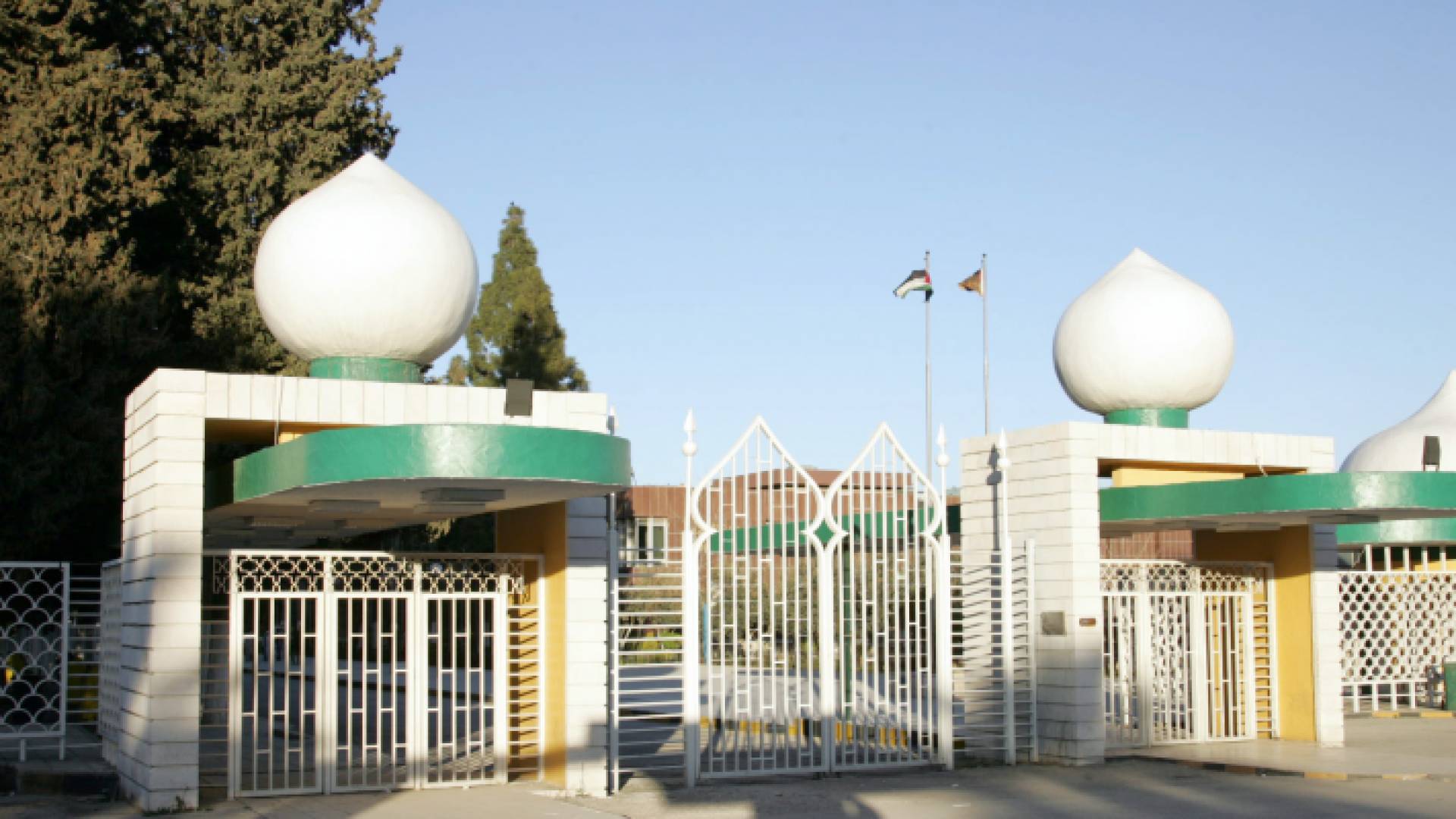 مدخل الجامعة الأردنية
