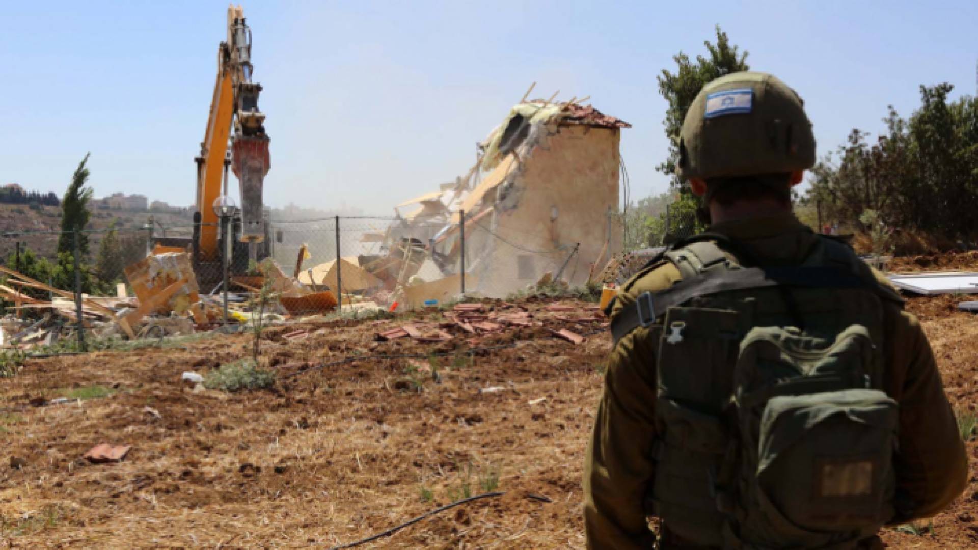 سلطات الاحتلال تهدم منزلا فلسطينيا - أرشيفية