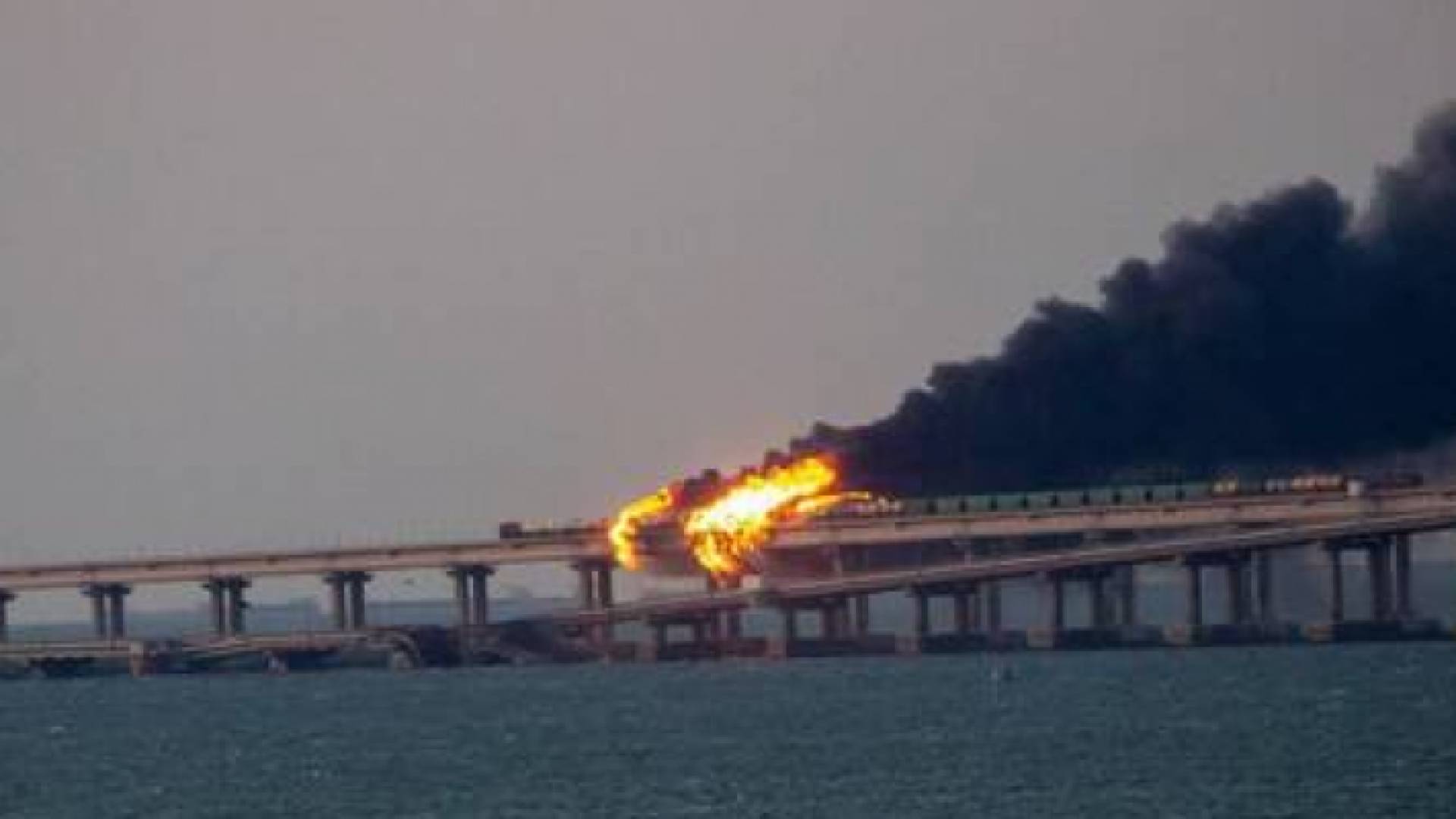 جانب من الحريق