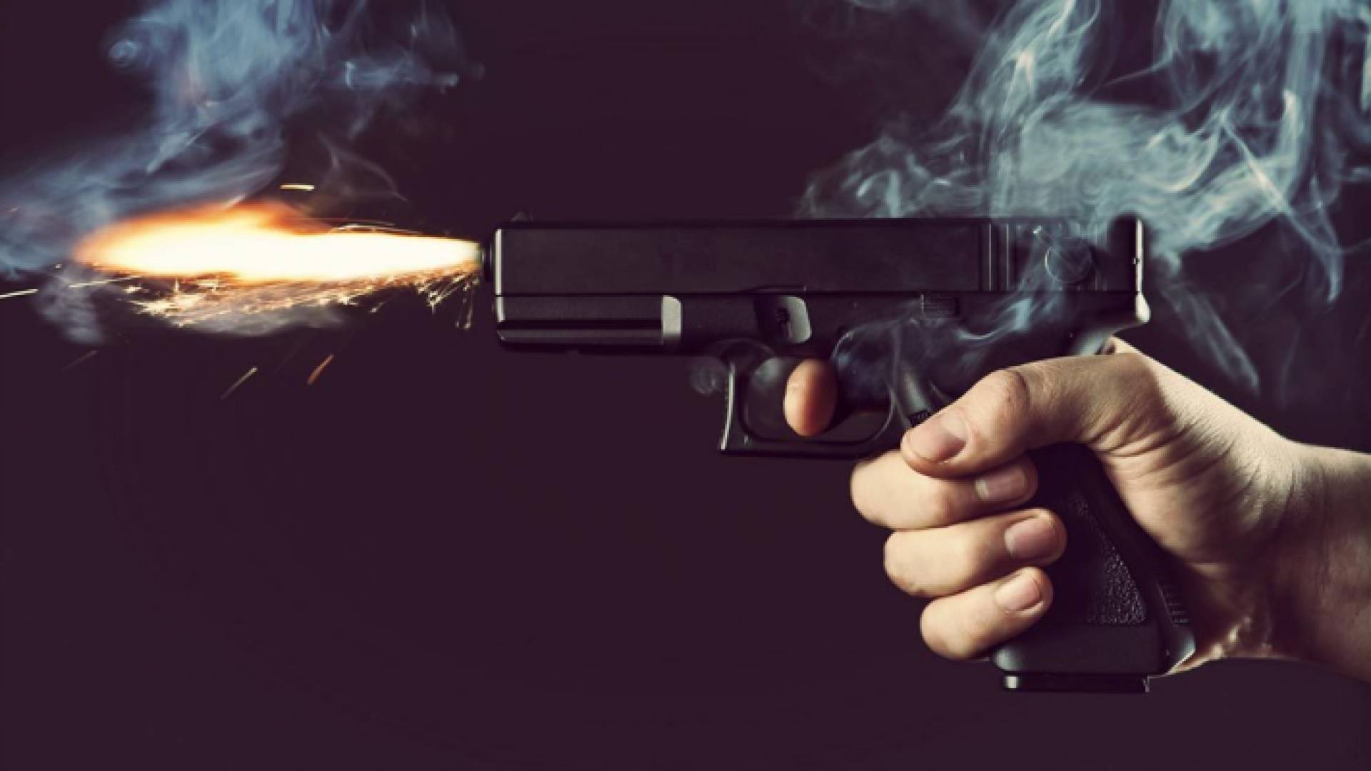 شخص يطلق النار - توضيحية