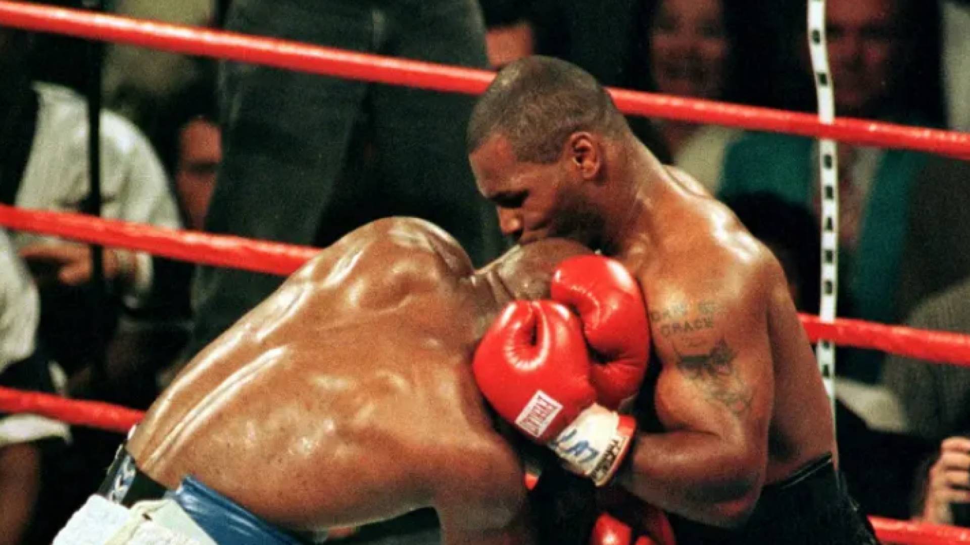 إحدى مباريات مايك تايسون
