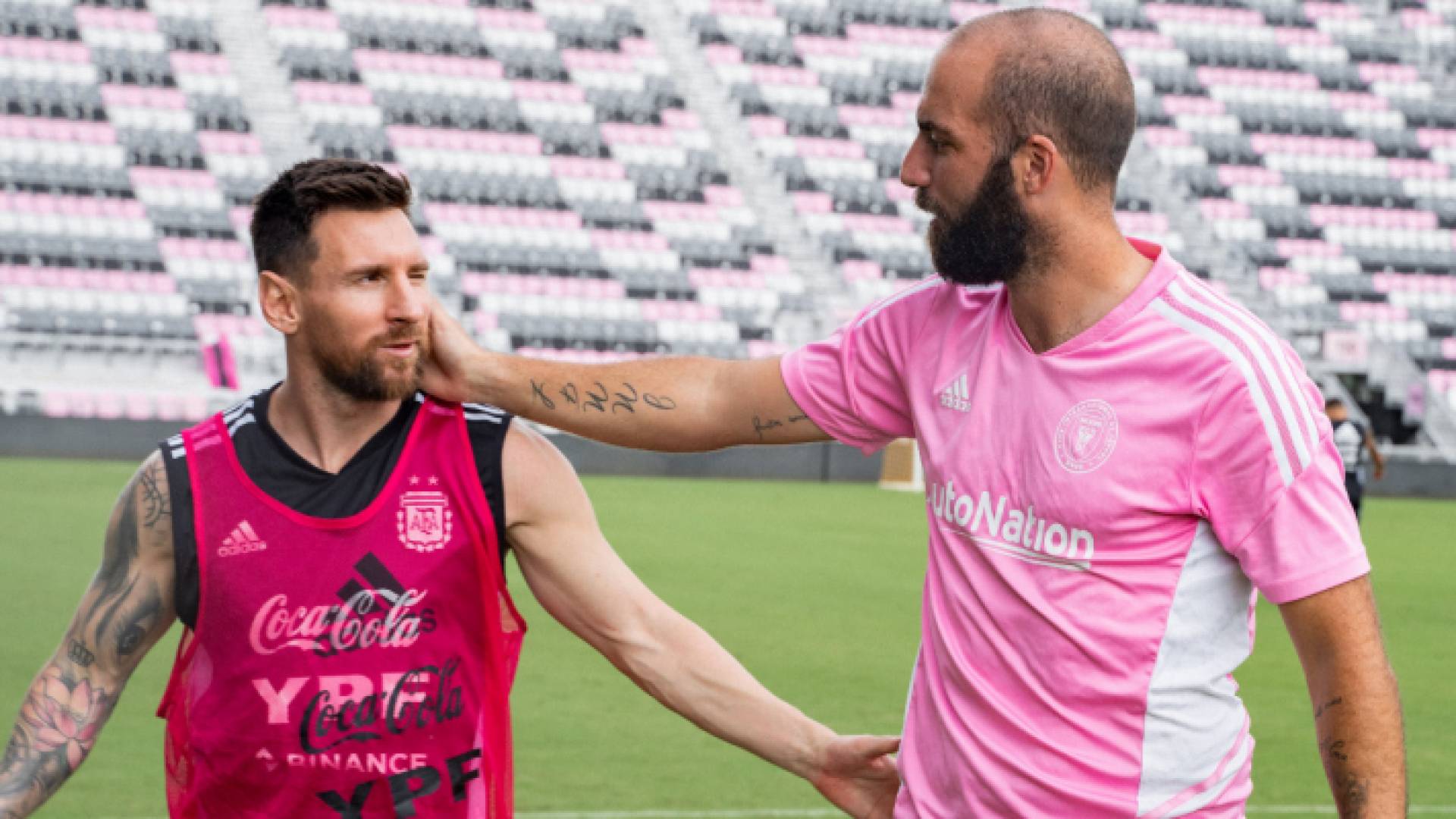 ميسي وهيجواين