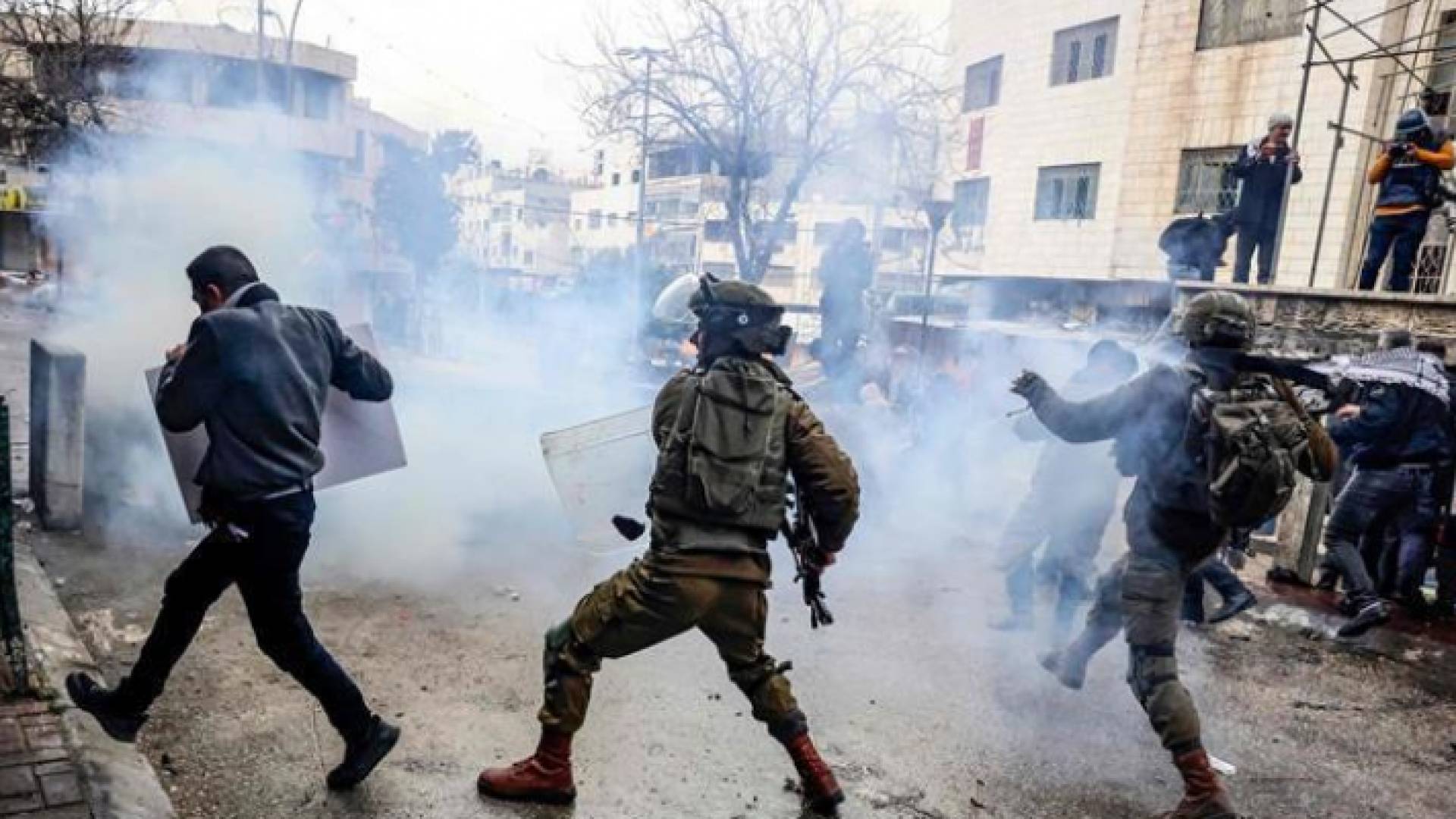 مواجهات بين الفلسطينيين وقوات الاحتلال