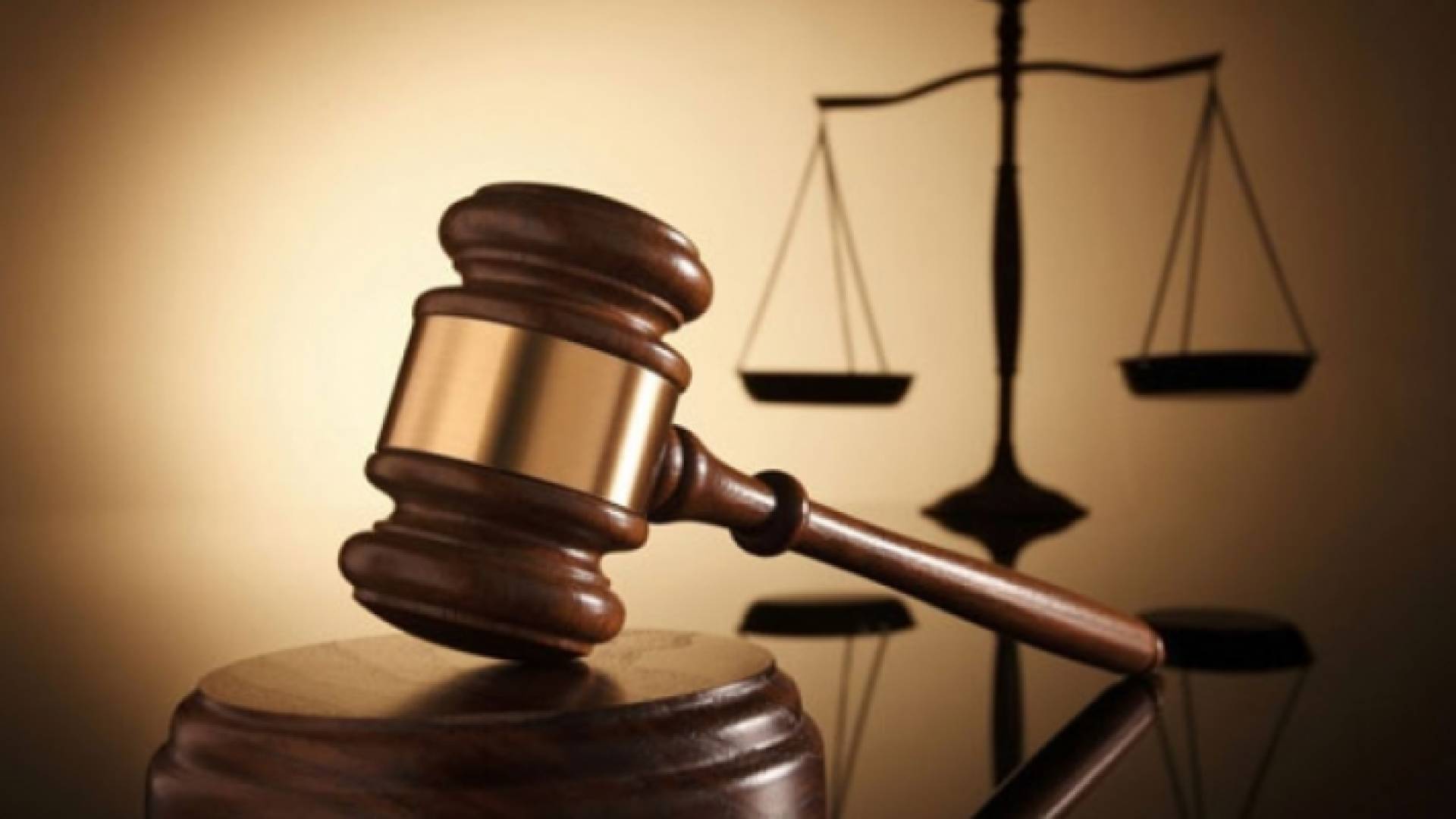 مطرقة محكمة