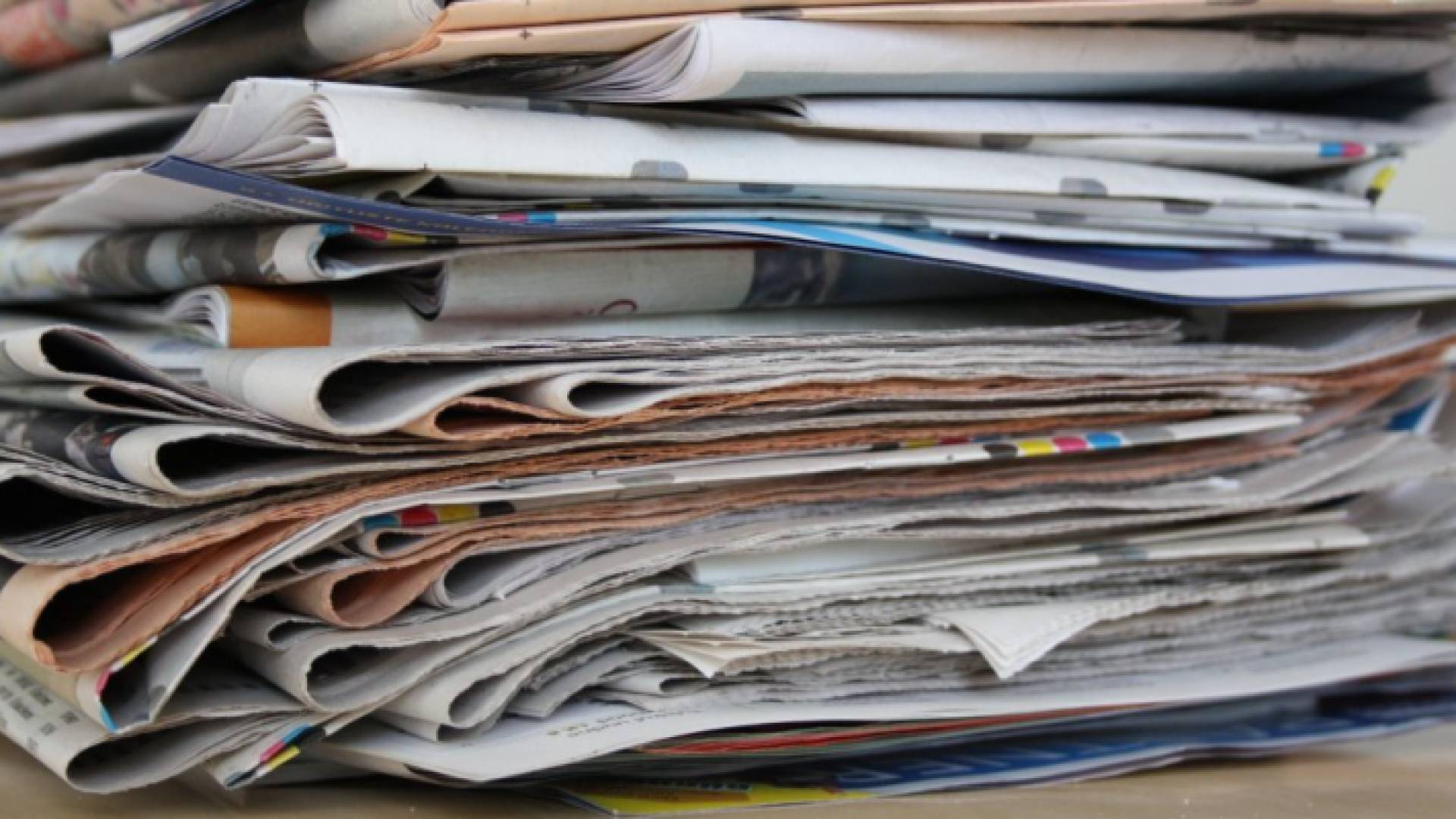 صحف ورقية - تعبيرية