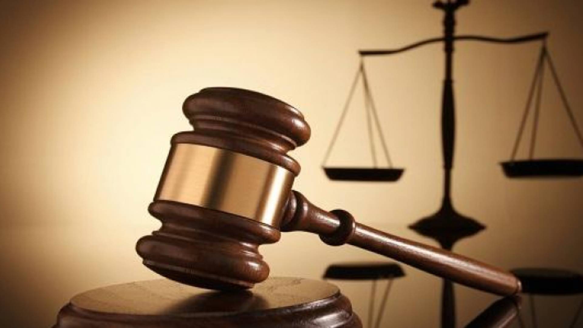 مطرقة محكمة