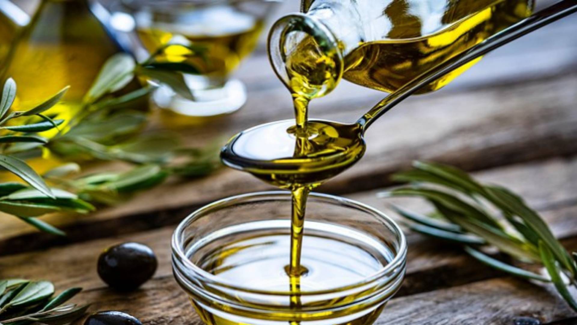 صورة توضيحية لزيت الزيتون