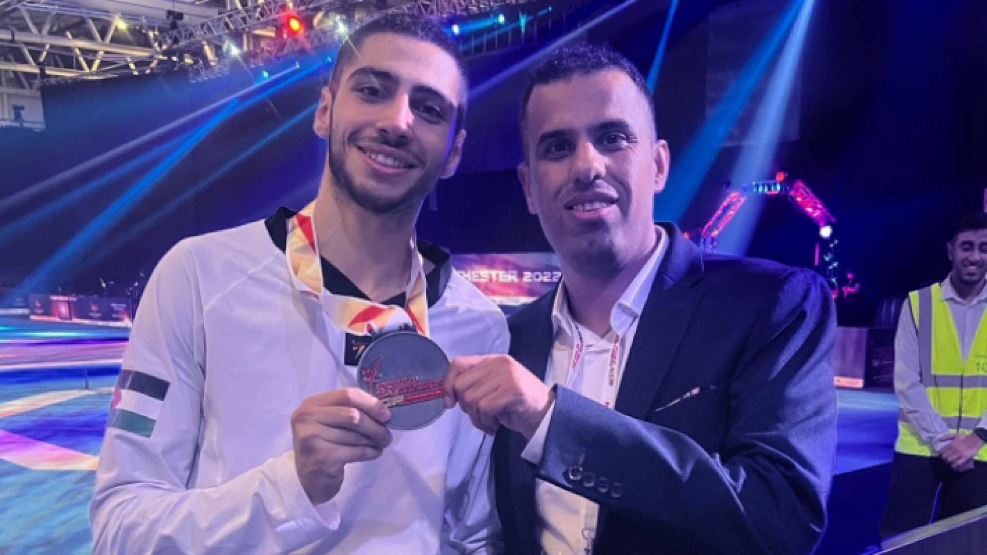 اللاعب زيد مصطفى والمدرب فارس العساف