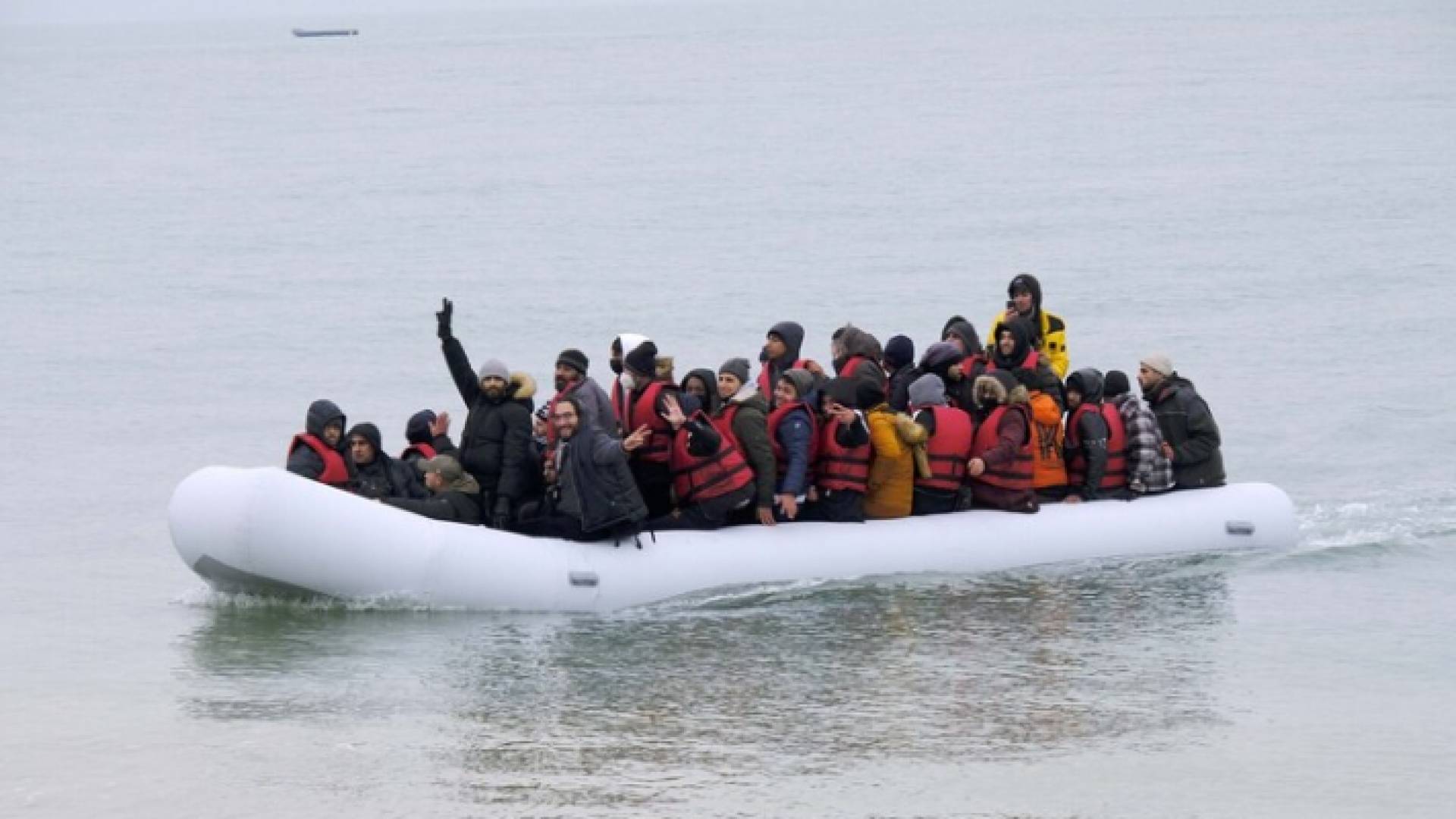 صورة تعبيرية لمهاجرين عبر قارب