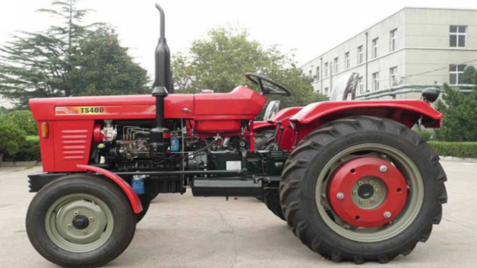 تركتور زراعي - ارشيفية