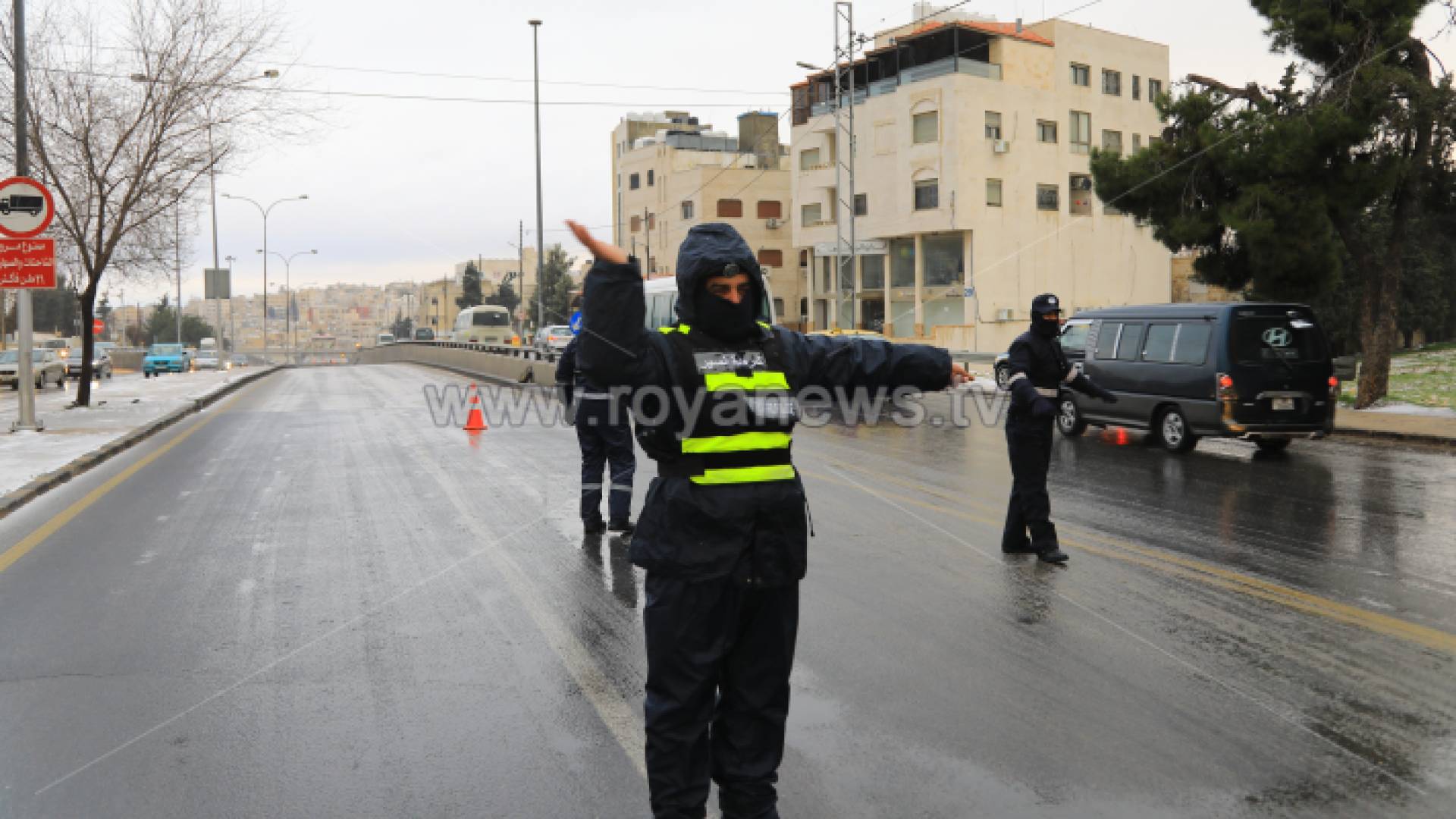 نشامى الأمن العام في أجواء ماطرة - الصورة أرشيفية
