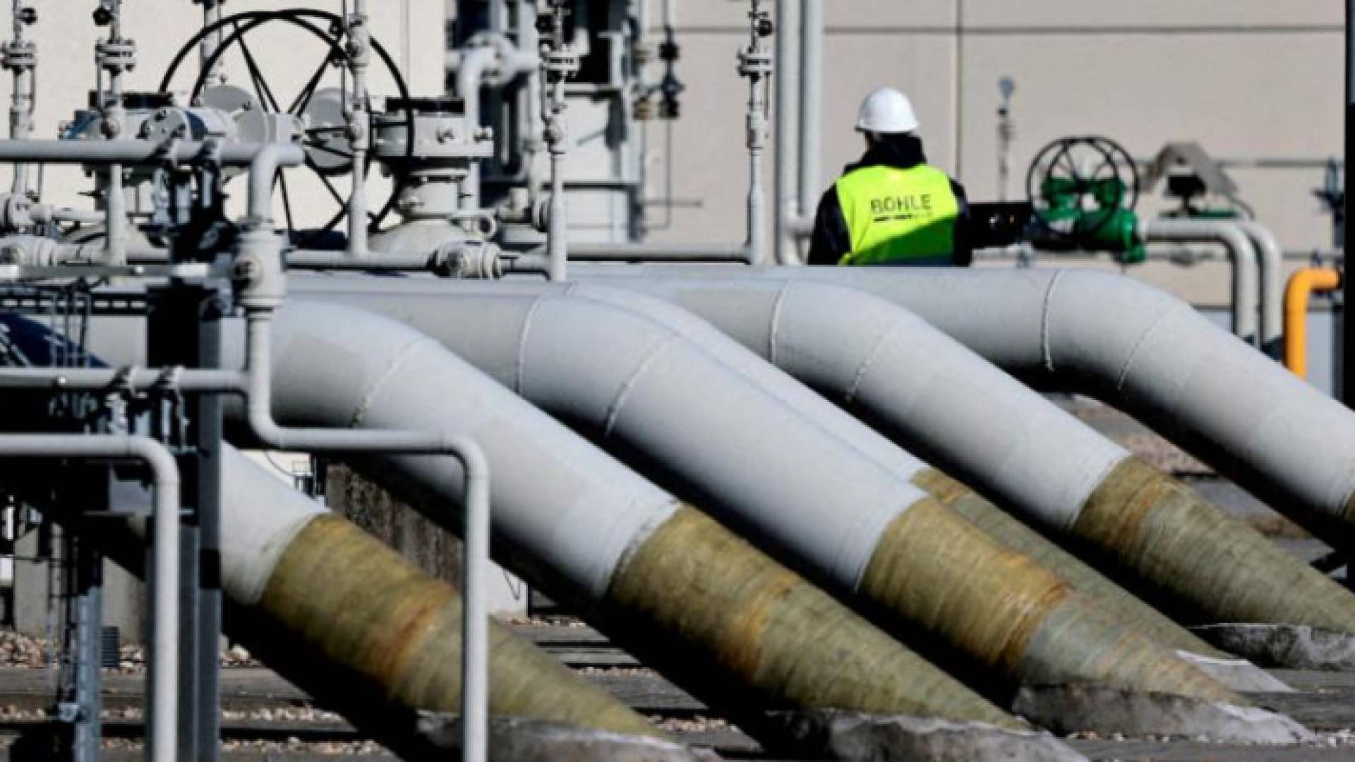 أنابيب لنقل الغاز