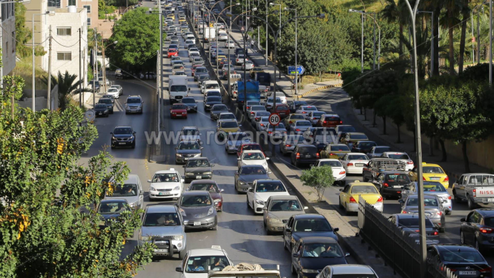 أزمة سير في أحد شوارع العاصمة عمان