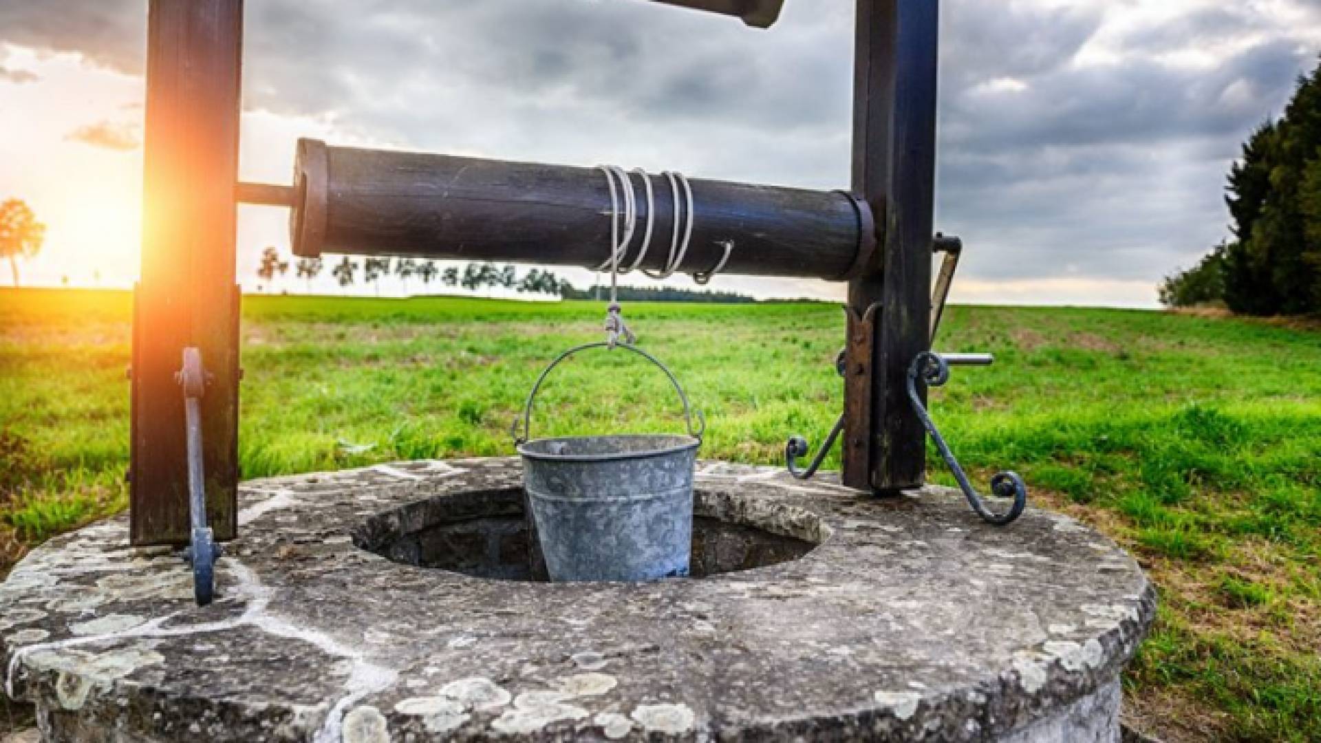 بئر تقليدية - تعبيرية