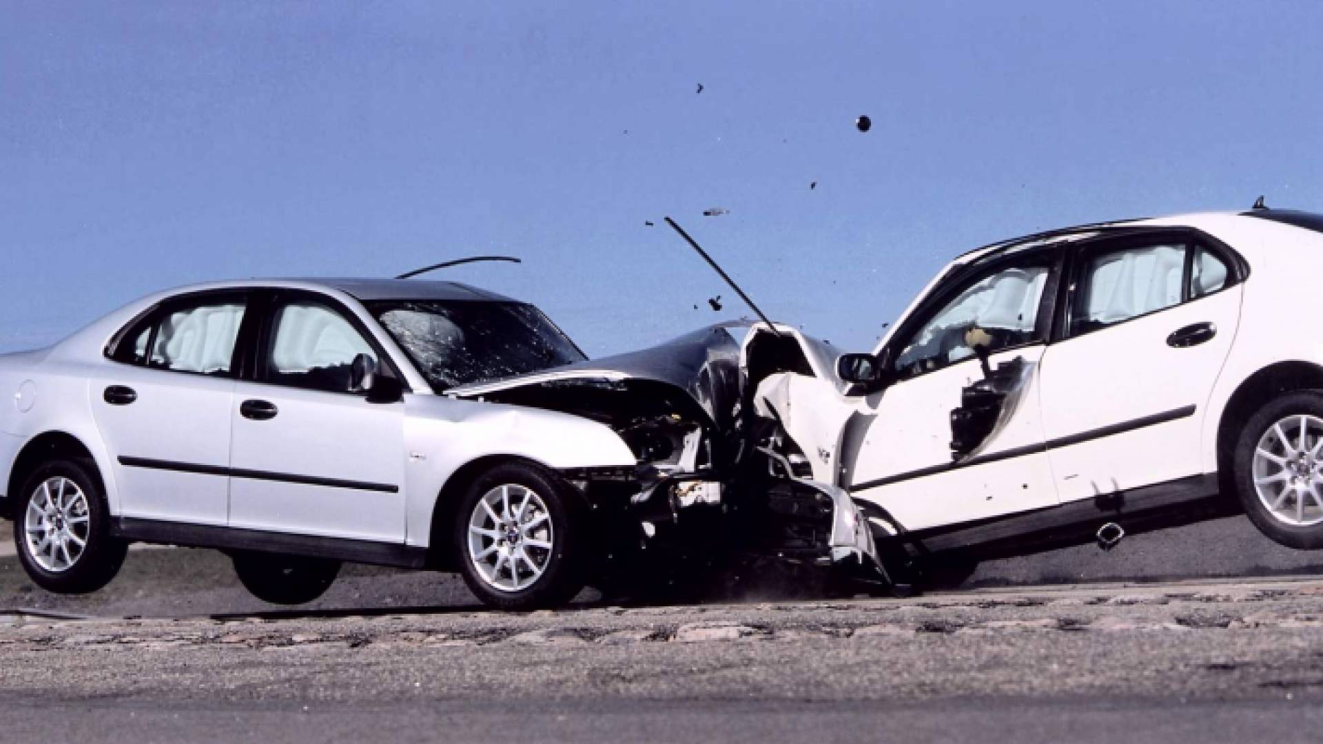 تصادم مركبتين - تعبيرية