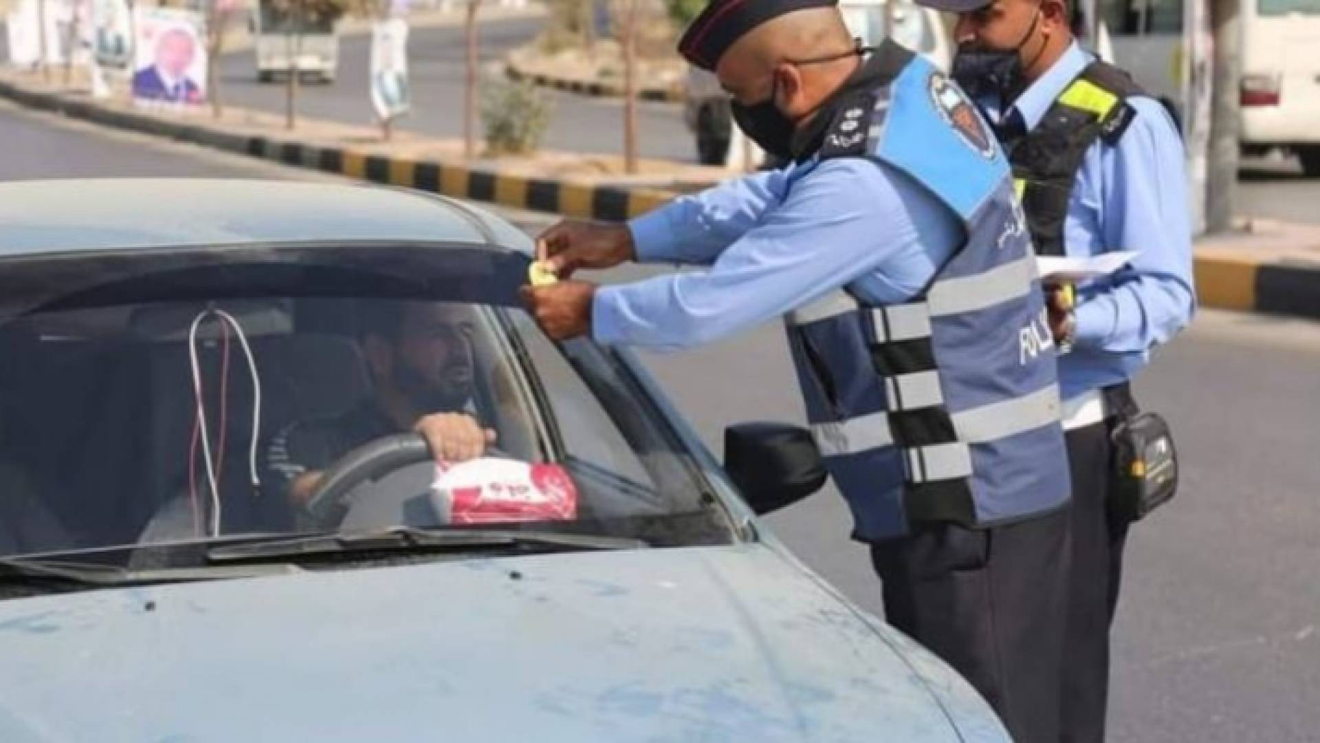 وضع إشارة على مركبات لم تجتز الحملة الشتوية - أرشيفية