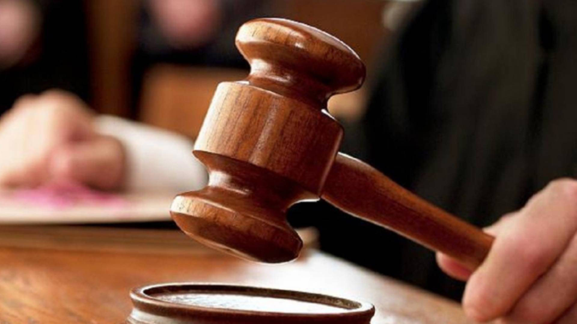 مطرقة محكمة