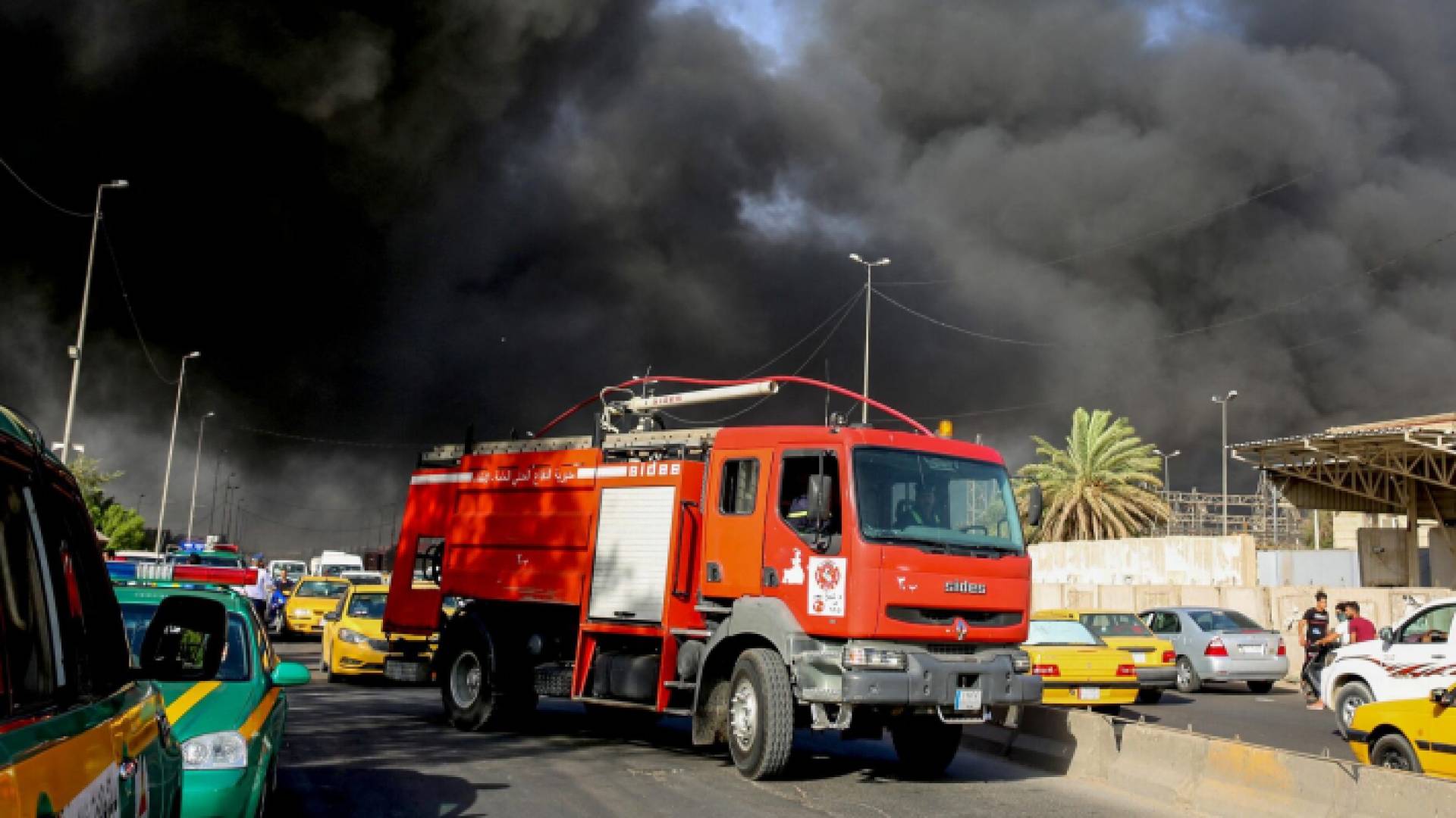 مركبة تابعة للدفاع المدني العراقي