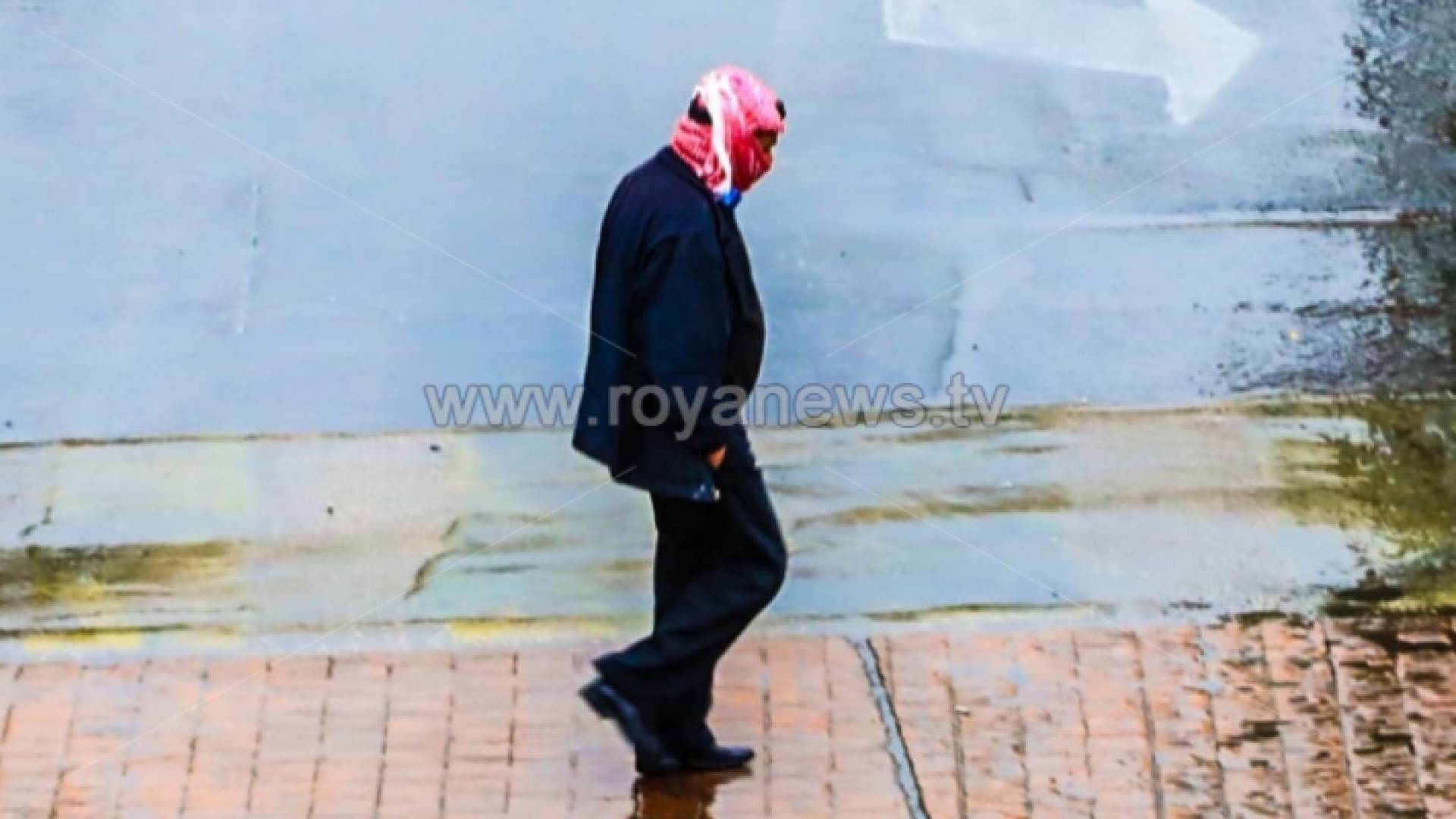 مسن في أحد شوارع عمان - ارشيفية