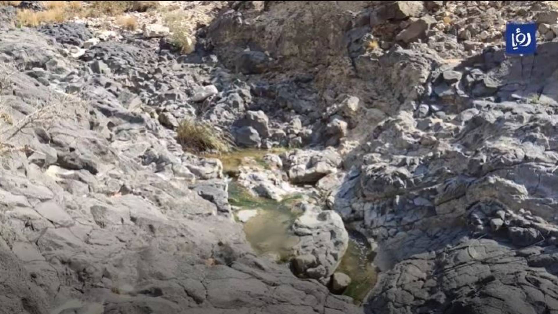 جانب من تفجر المياه في بشر الهيدان